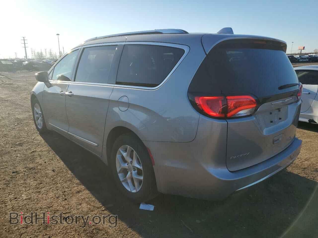 2017 CHRYSLER PACIFICA - VIN: 2C4RC1EG2HR570366 - Photo 2
