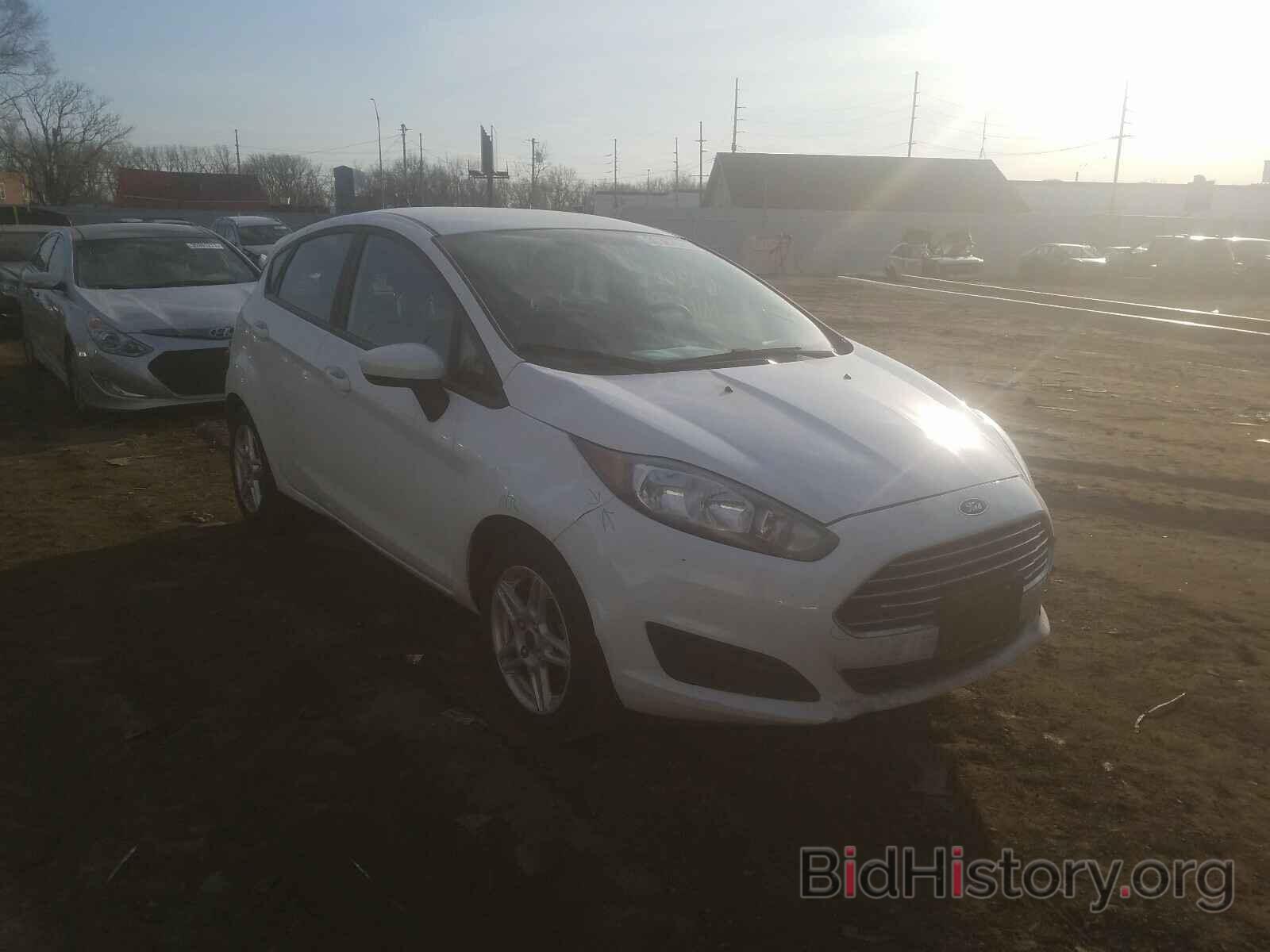 Photo 3FADP4EJ8HM135473 - FORD FIESTA 2017