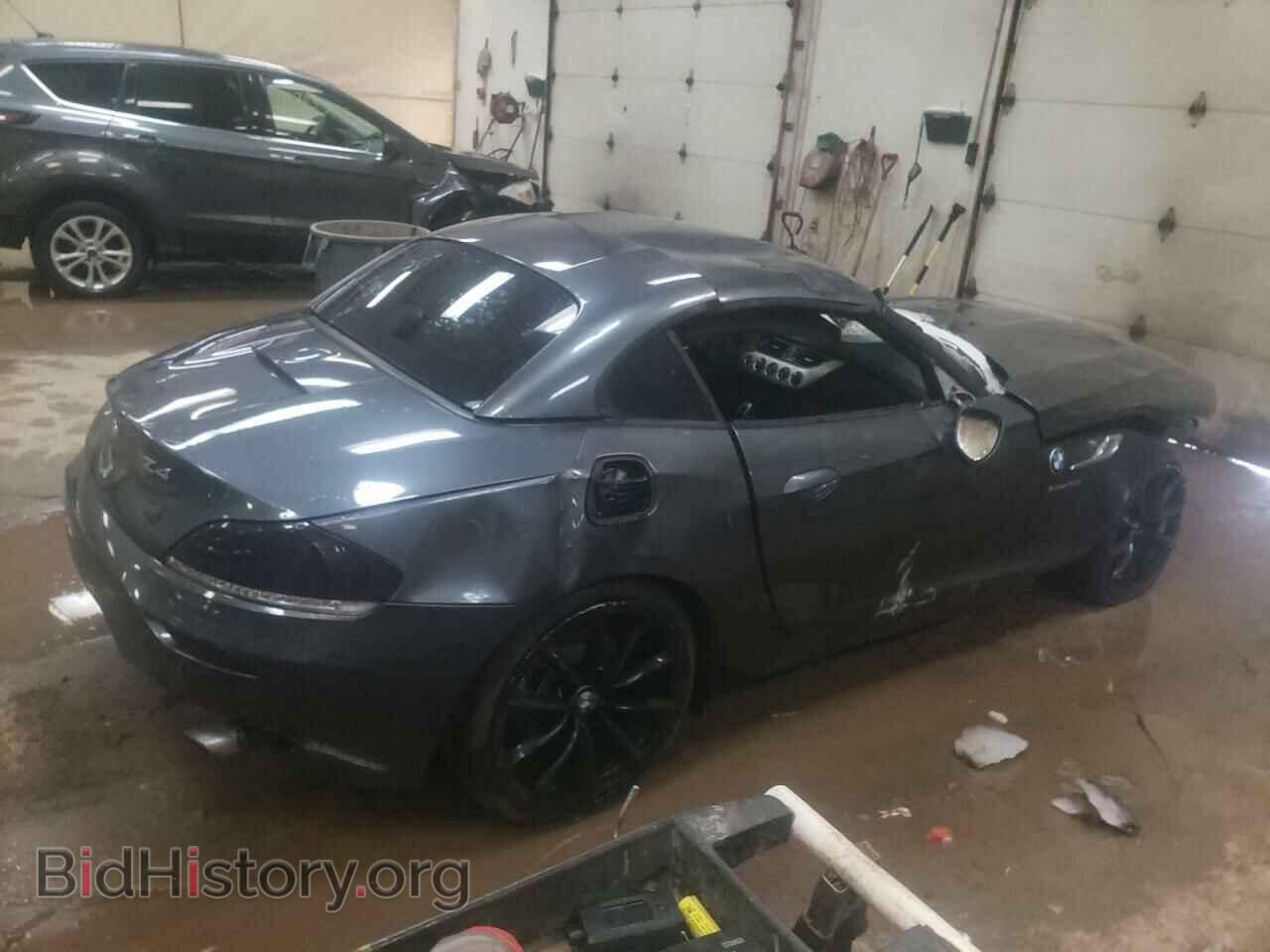 2014 BMW Z4 - VIN: WBALM7C52EE386428 - Photo 3