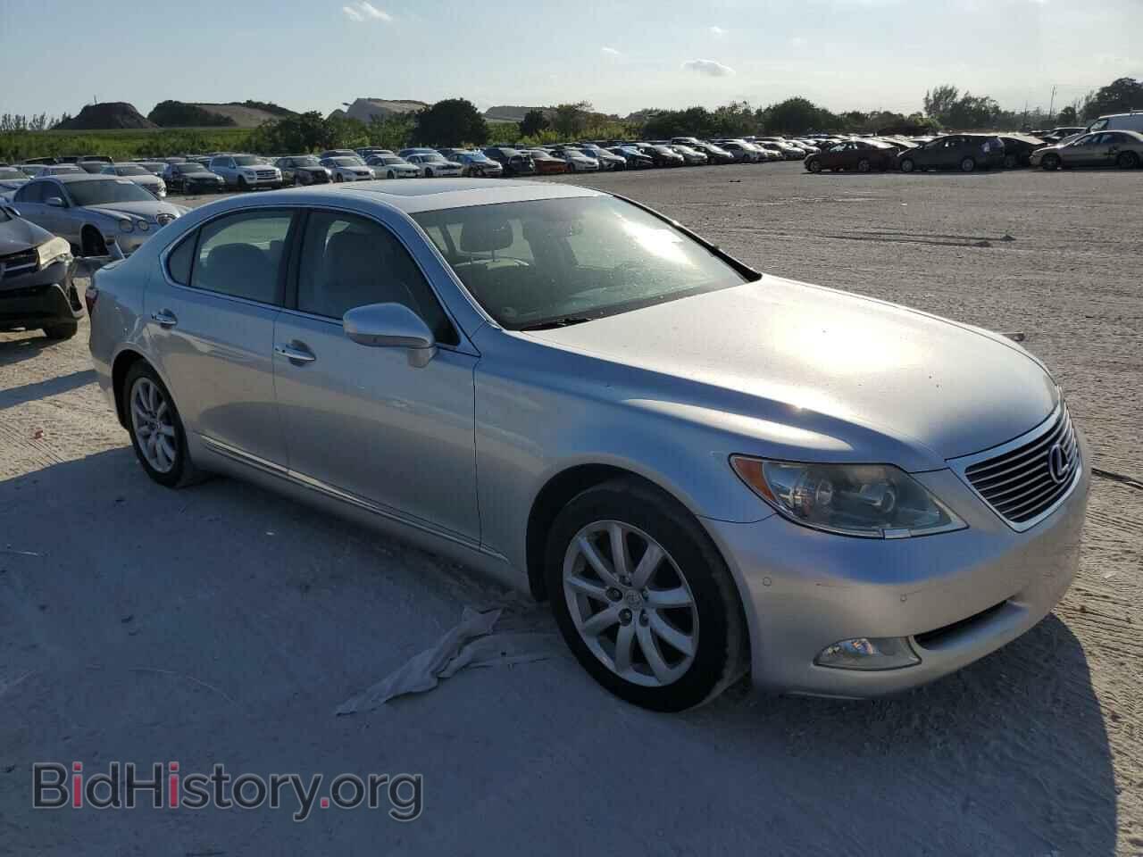 2008 LEXUS LS460 - VIN: JTHGL46F185020943 - Photo 4