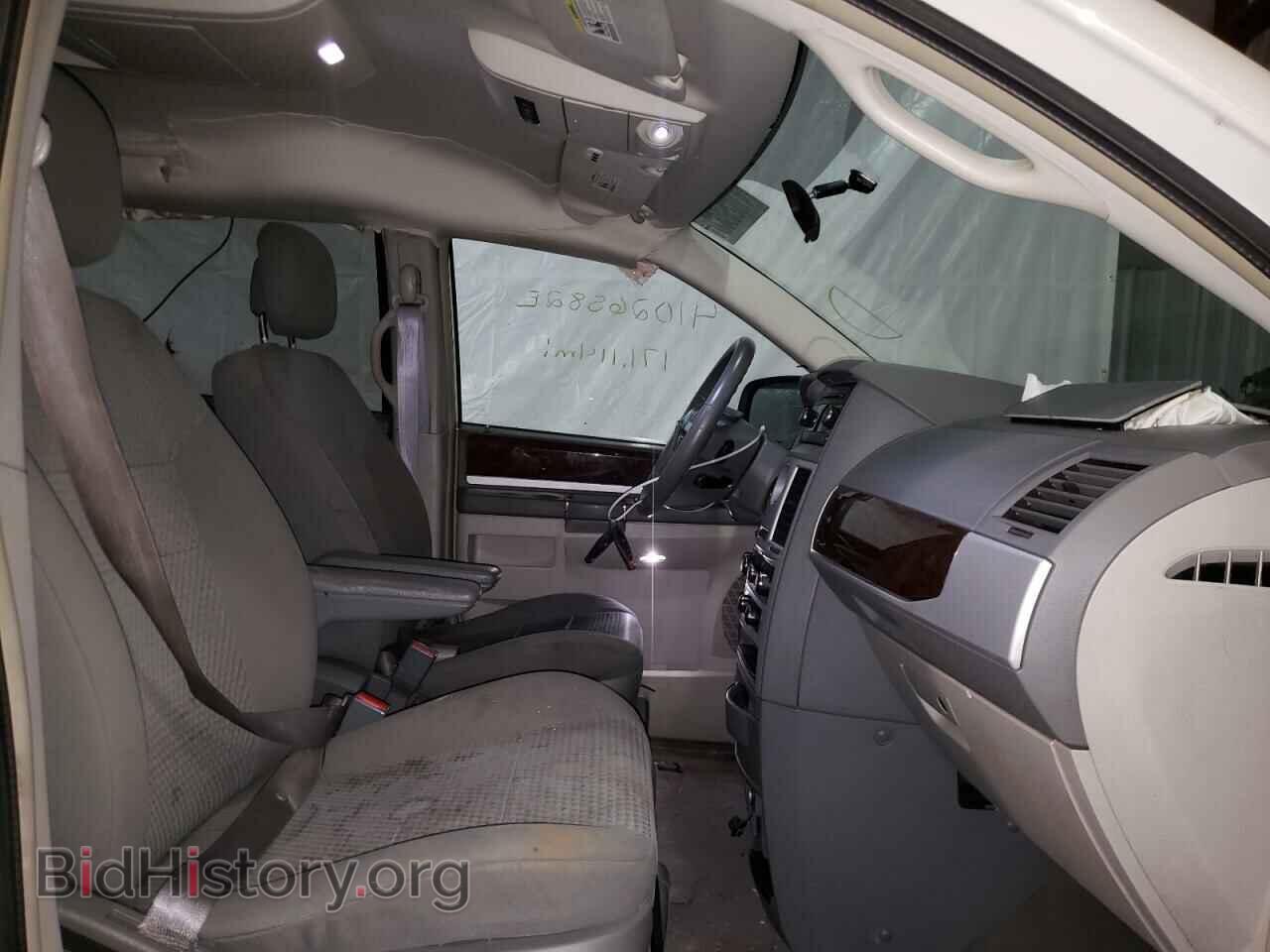 2010 CHRYSLER MINIVAN - VIN: 2A4RR5D10AR308560 - Фото 5