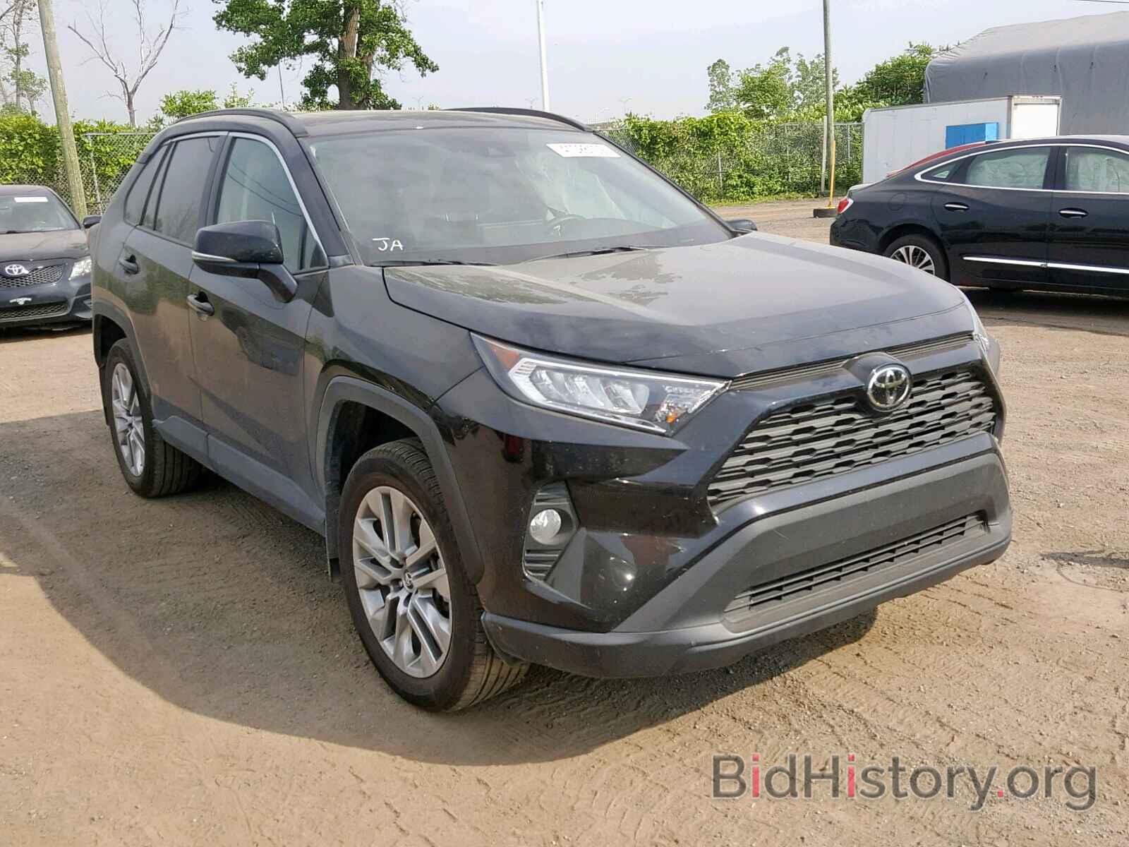 Photo 2T3R1RFV1KW028092 - TOYOTA RAV4 XLE 2019