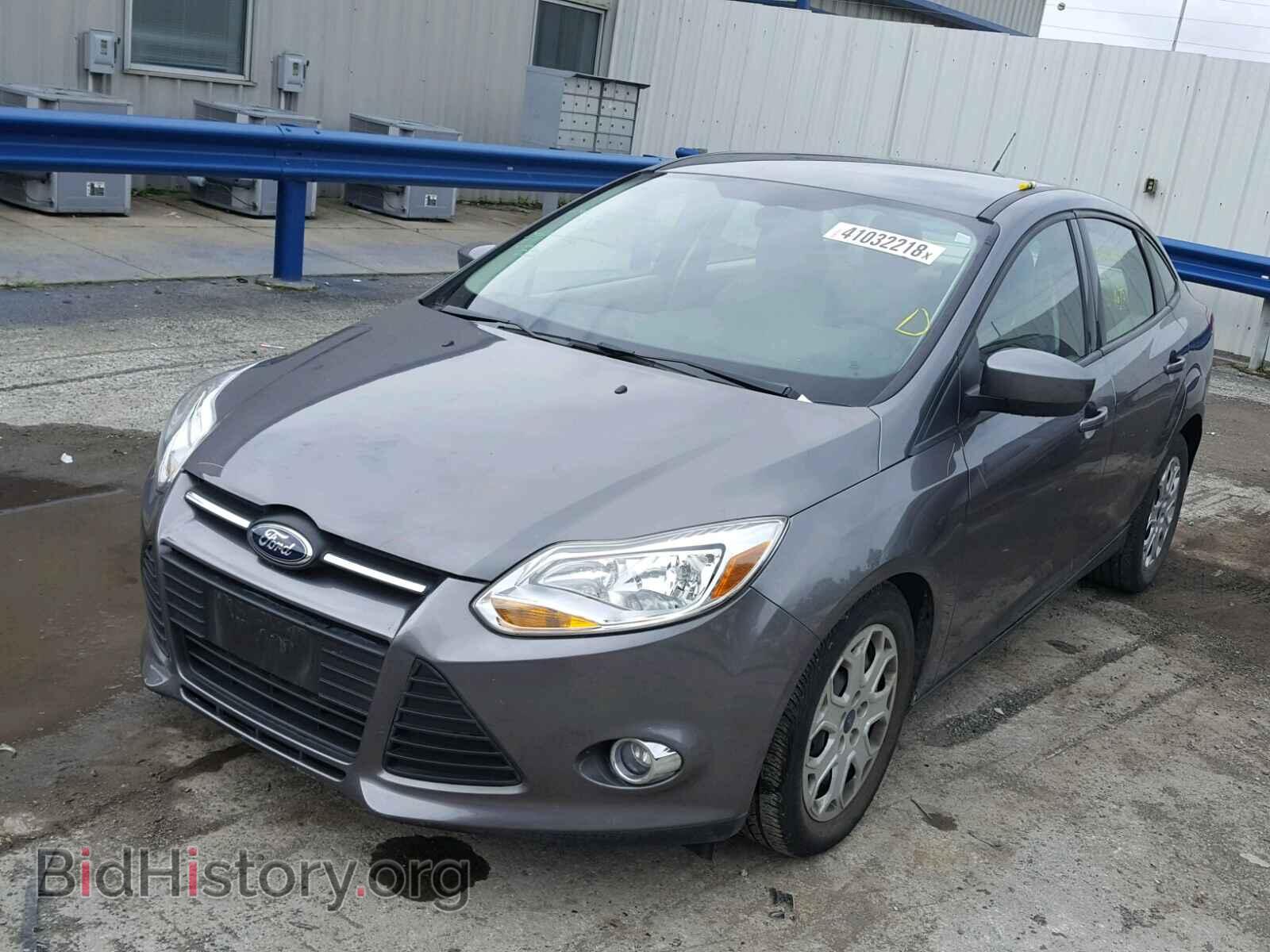 2012 Ford FOCUS (VIN 1FAHP3F27CL446812) — фото 2 из 10