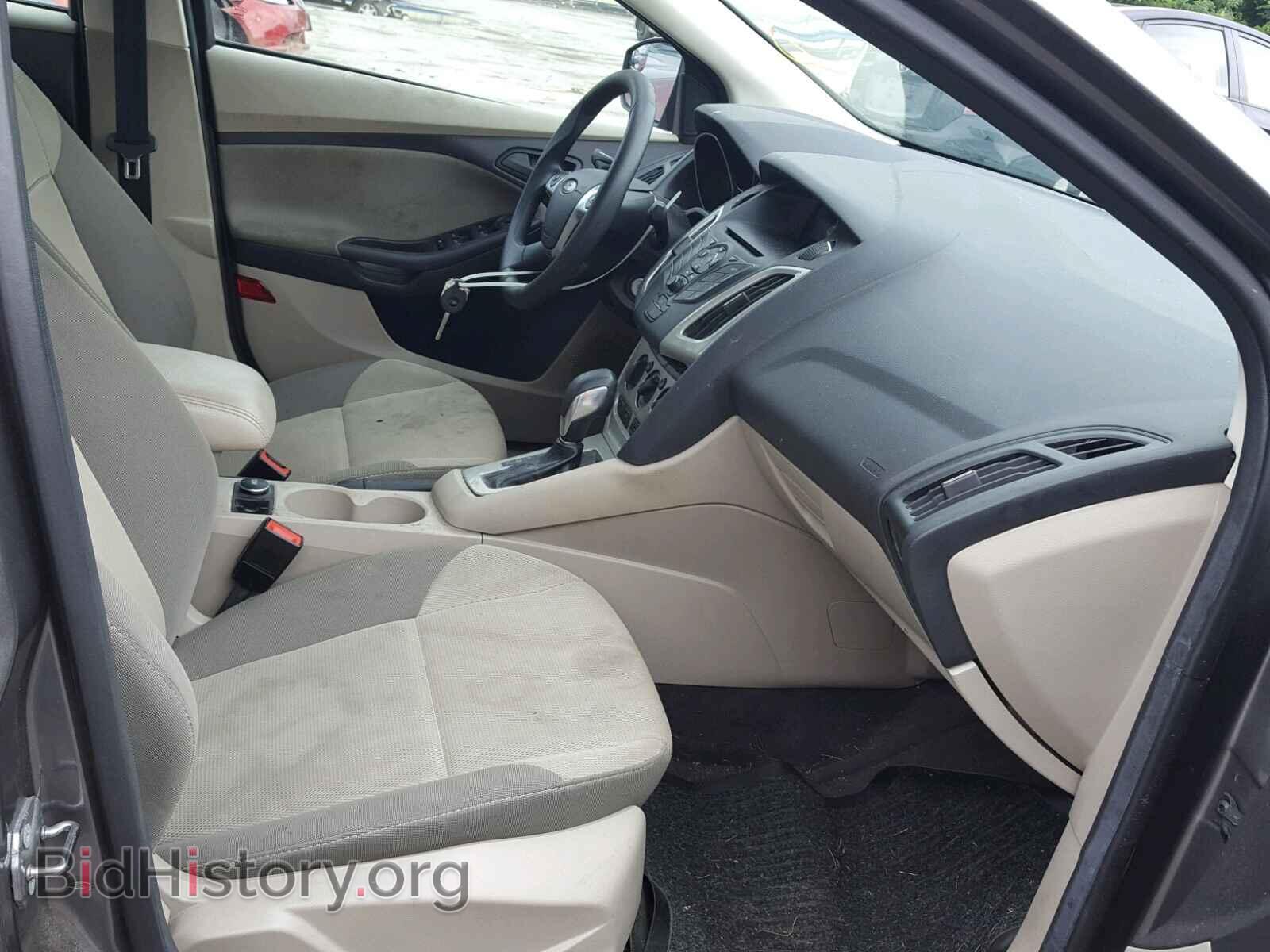 2012 Ford FOCUS (VIN 1FAHP3F27CL446812) — фото 5 из 10