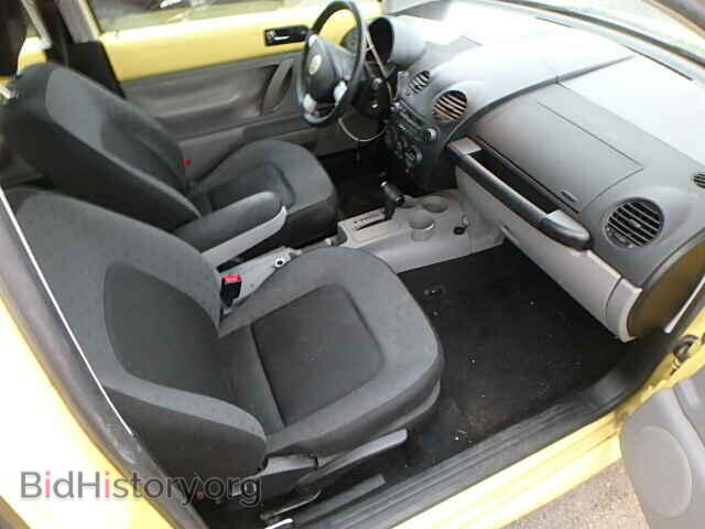 2000 VOLKSWAGEN BEETLE - VIN: 3VWCC21C2YM487989 - Фото 5