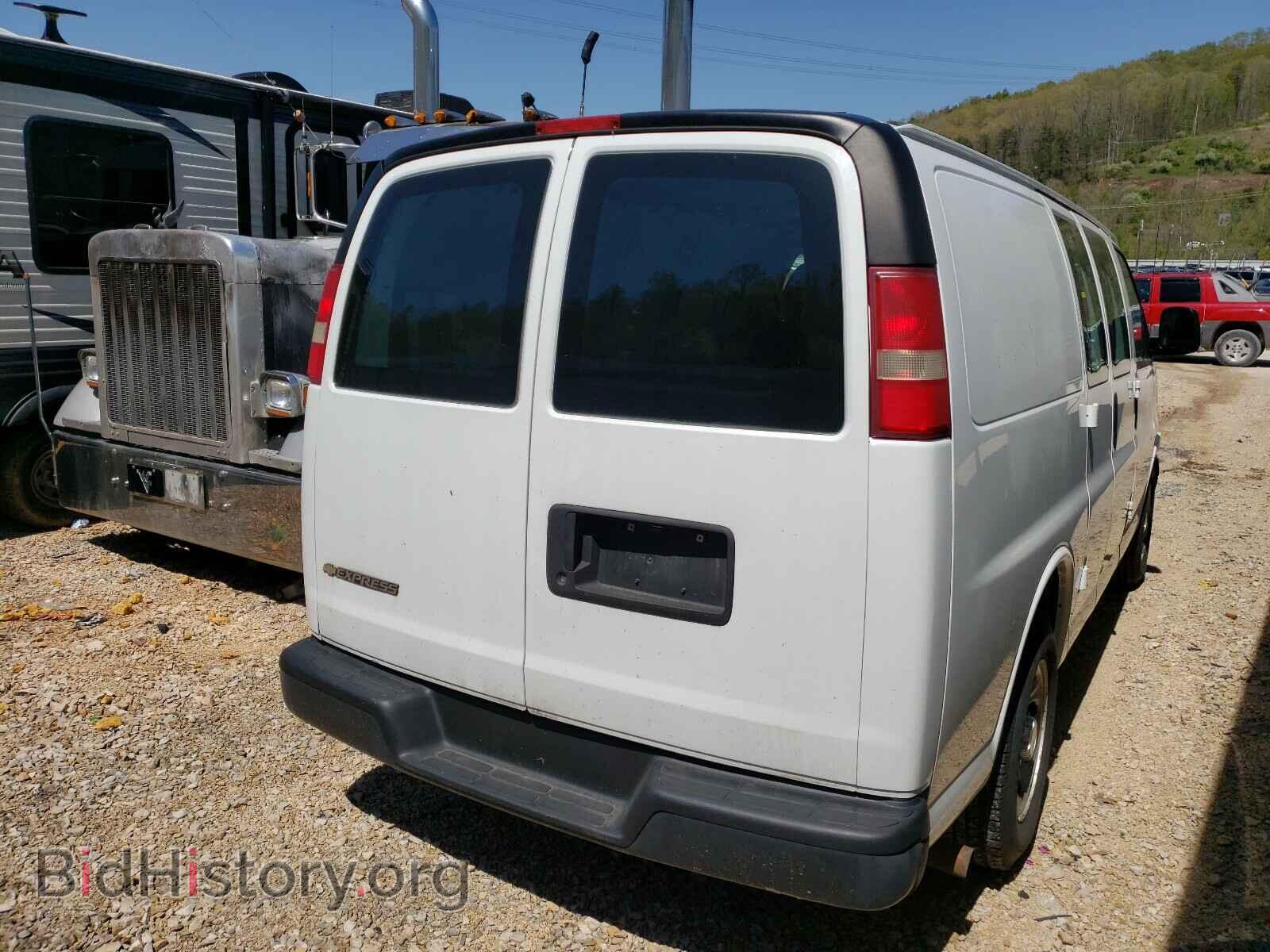 2010 CHEVROLET EXPRESS - VIN: 1GCUGAD46A1176675 - Фото 4