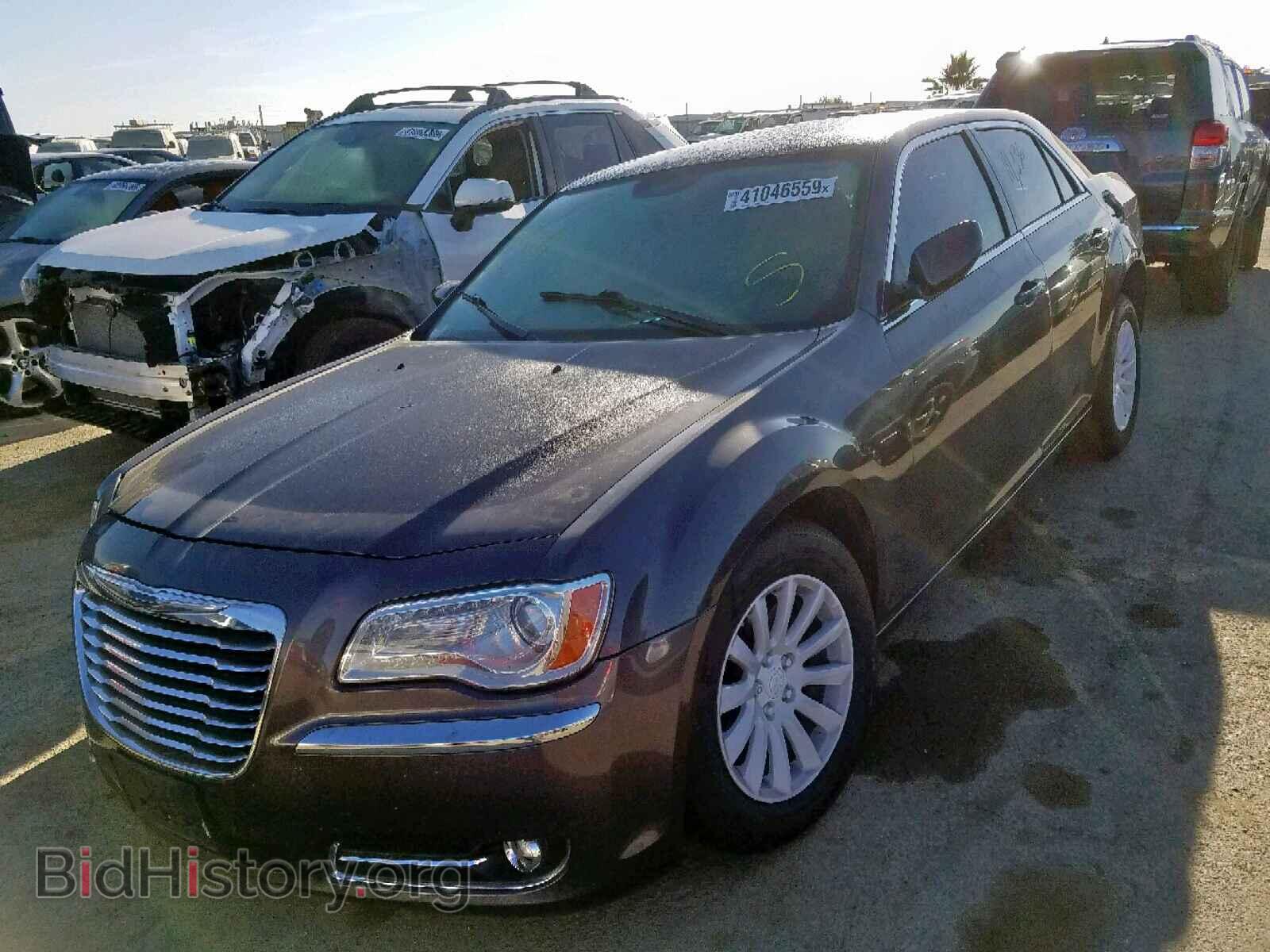 2013 CHRYSLER 300 - VIN: 2C3CCAAG1DH712190 - Фото 2