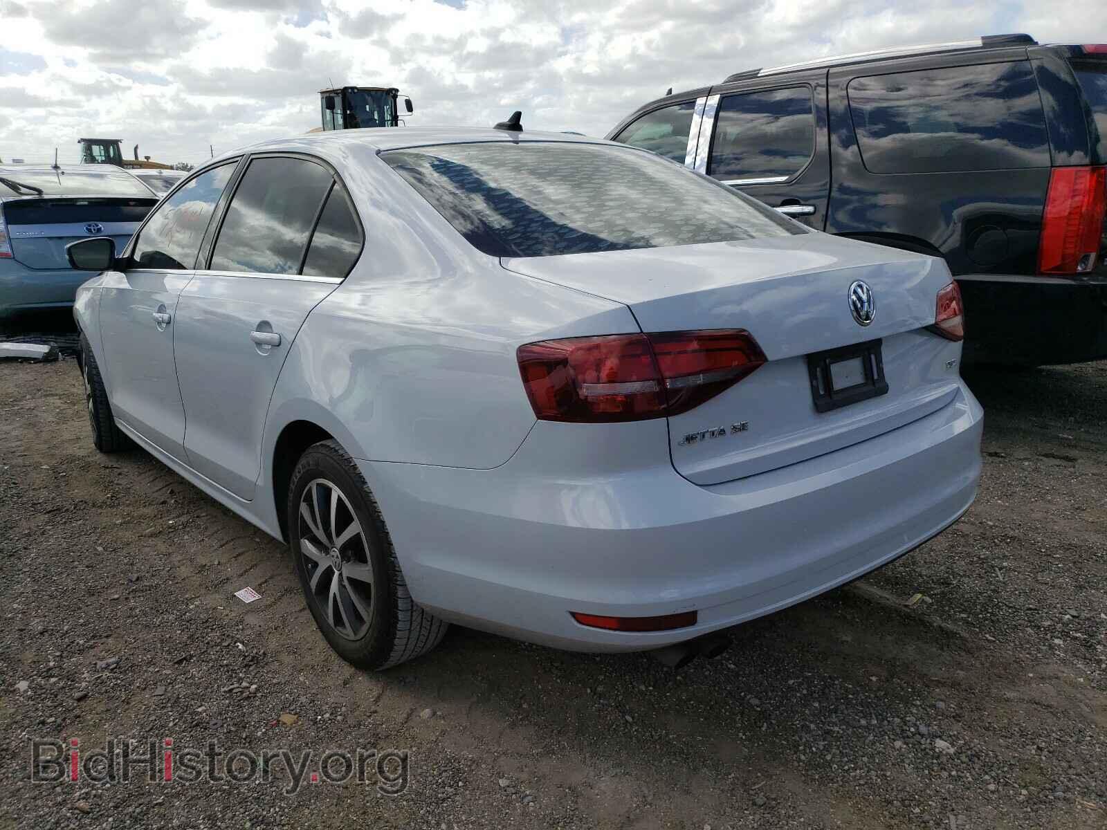 2017 VOLKSWAGEN JETTA - VIN: 3VWDB7AJ5HM414943 - Фото 3
