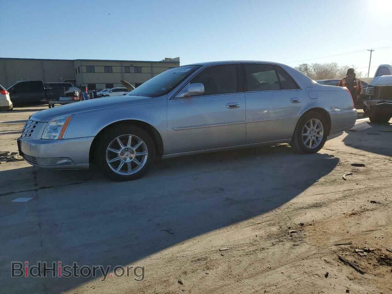 Photo 1G6KD5E63BU143319 - CADILLAC DTS 2011