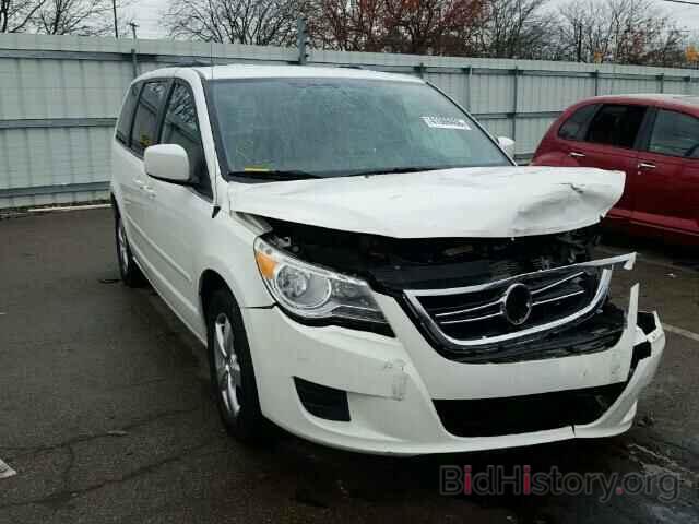 Photo 2V4RW3DG7BR717962 - VOLKSWAGEN ROUTAN 2011