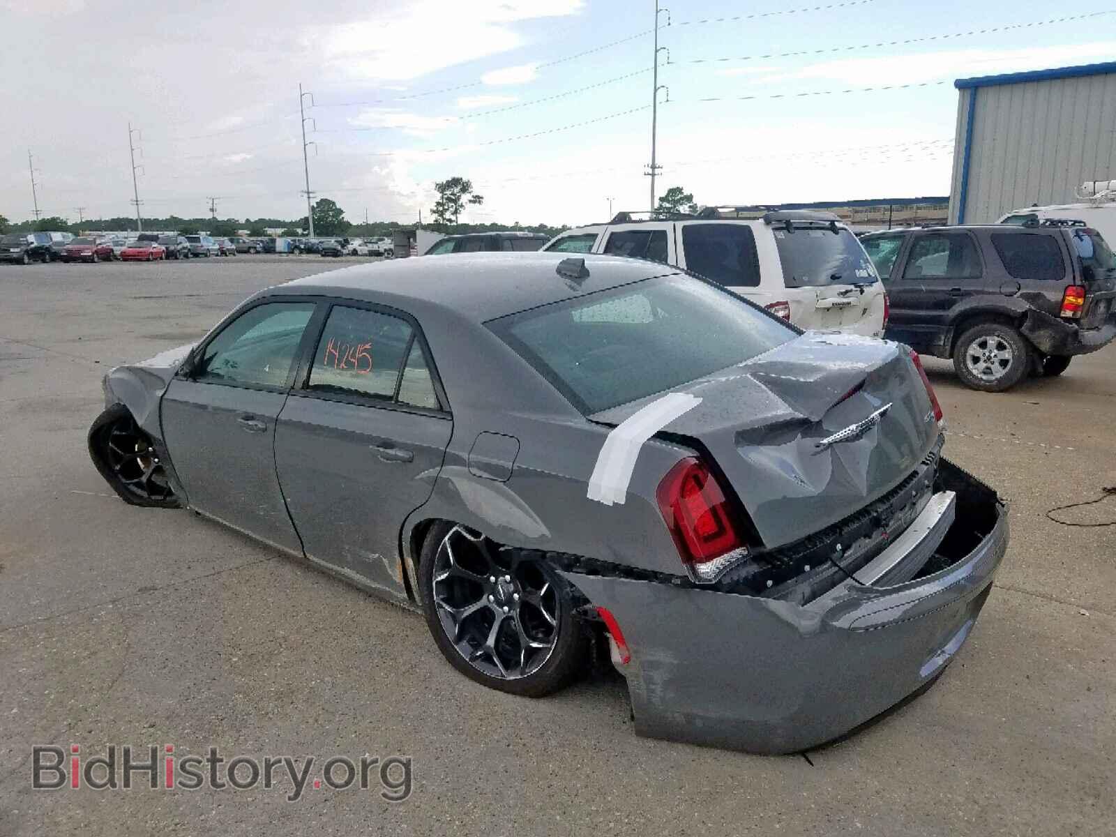 2019 CHRYSLER 300 - VIN: 2C3CCABG4KH561373 - Фото 3