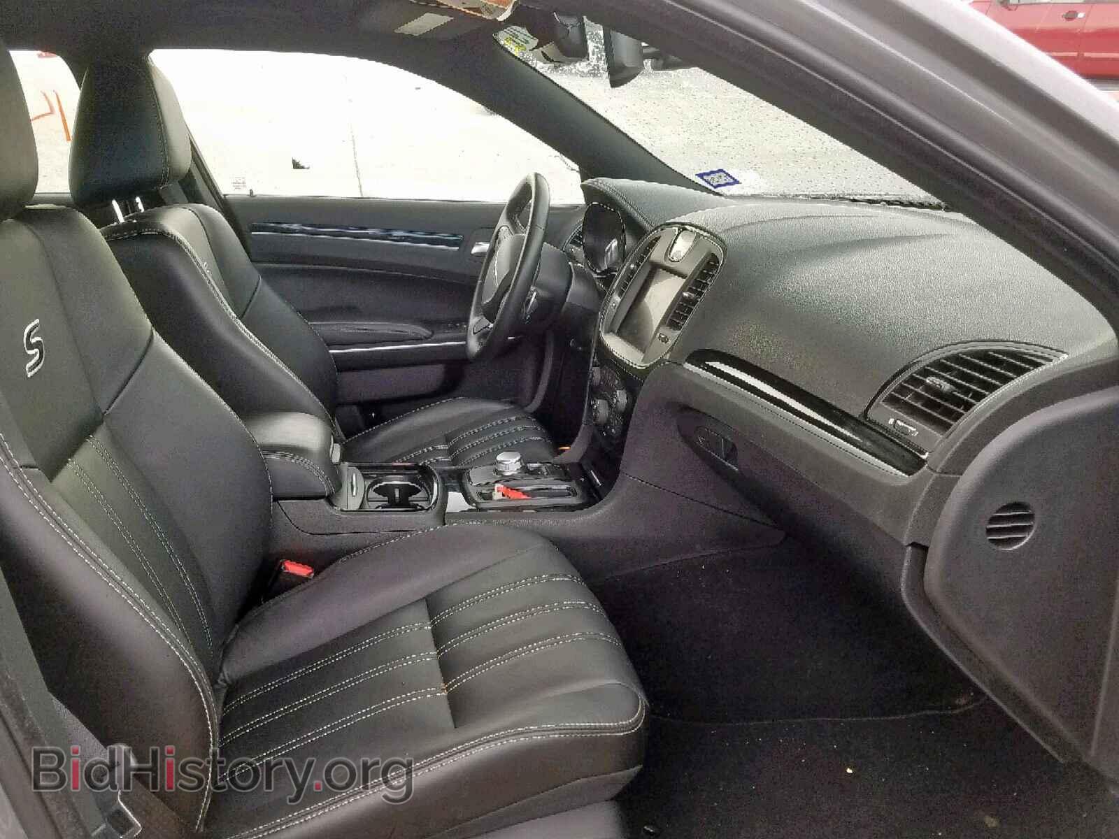 2019 CHRYSLER 300 - VIN: 2C3CCABG4KH561373 - Фото 5