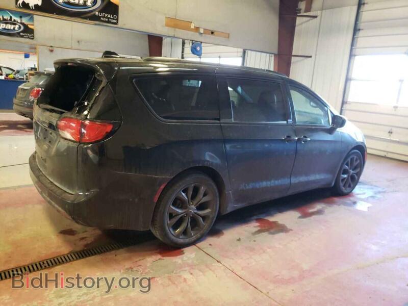 2020 Chrysler PACIFICA (VIN 2C4RC1BGXLR134300) — photo 3 of 13