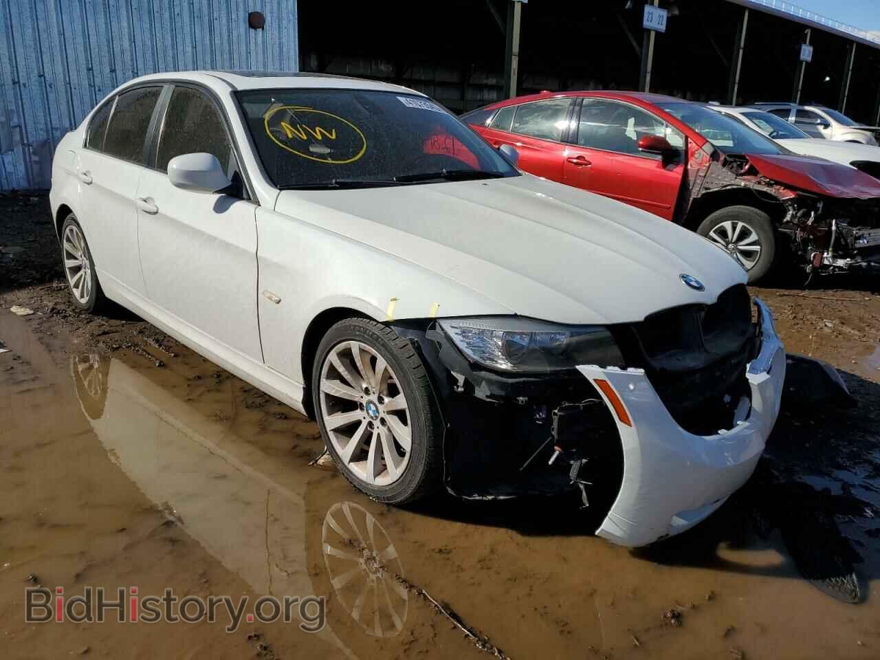 2011 BMW 3 SERIES - VIN: WBAPH7G5XBNN03703 - Фото 4