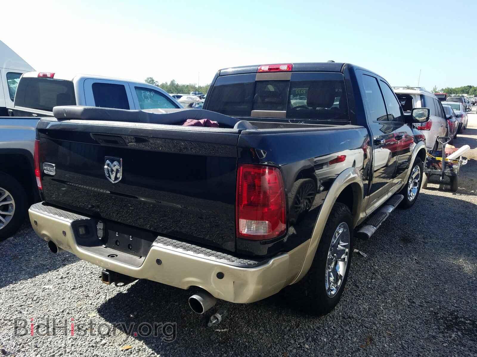 2011 DODGE RAM 1500 - VIN: 1D7RB1CT4BS646748 - Фото 4