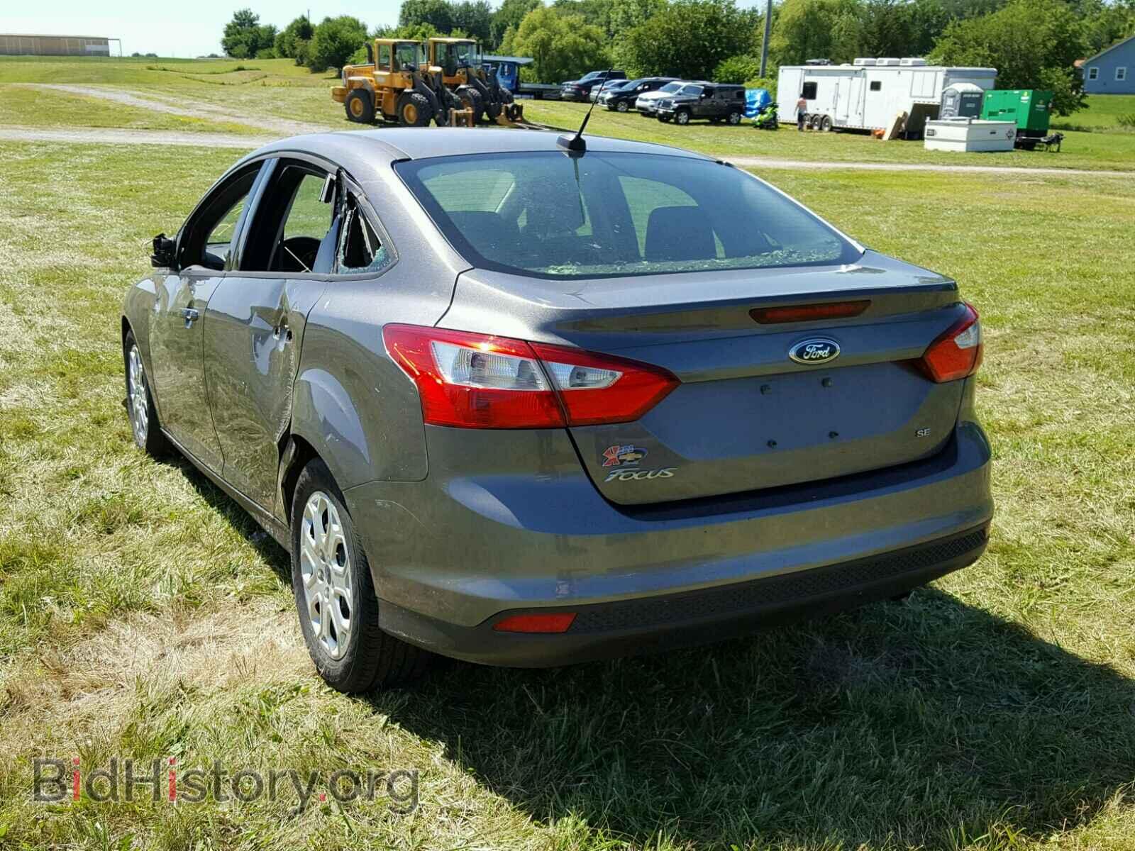 2012 Ford FOCUS (VIN 1FAHP3F24CL290034) — photo 3 of 10