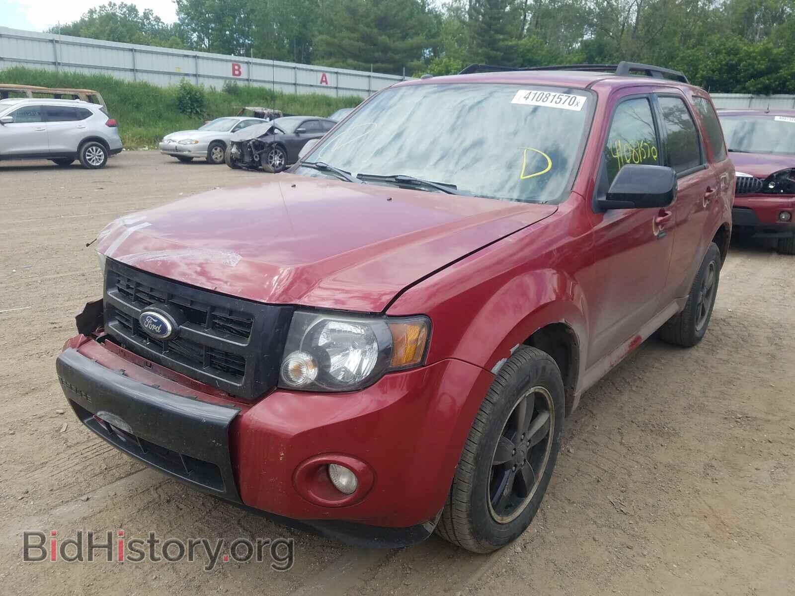 2011 FORD ESCAPE - VIN: 1FMCU9DG2BKB29924 - Фото 2