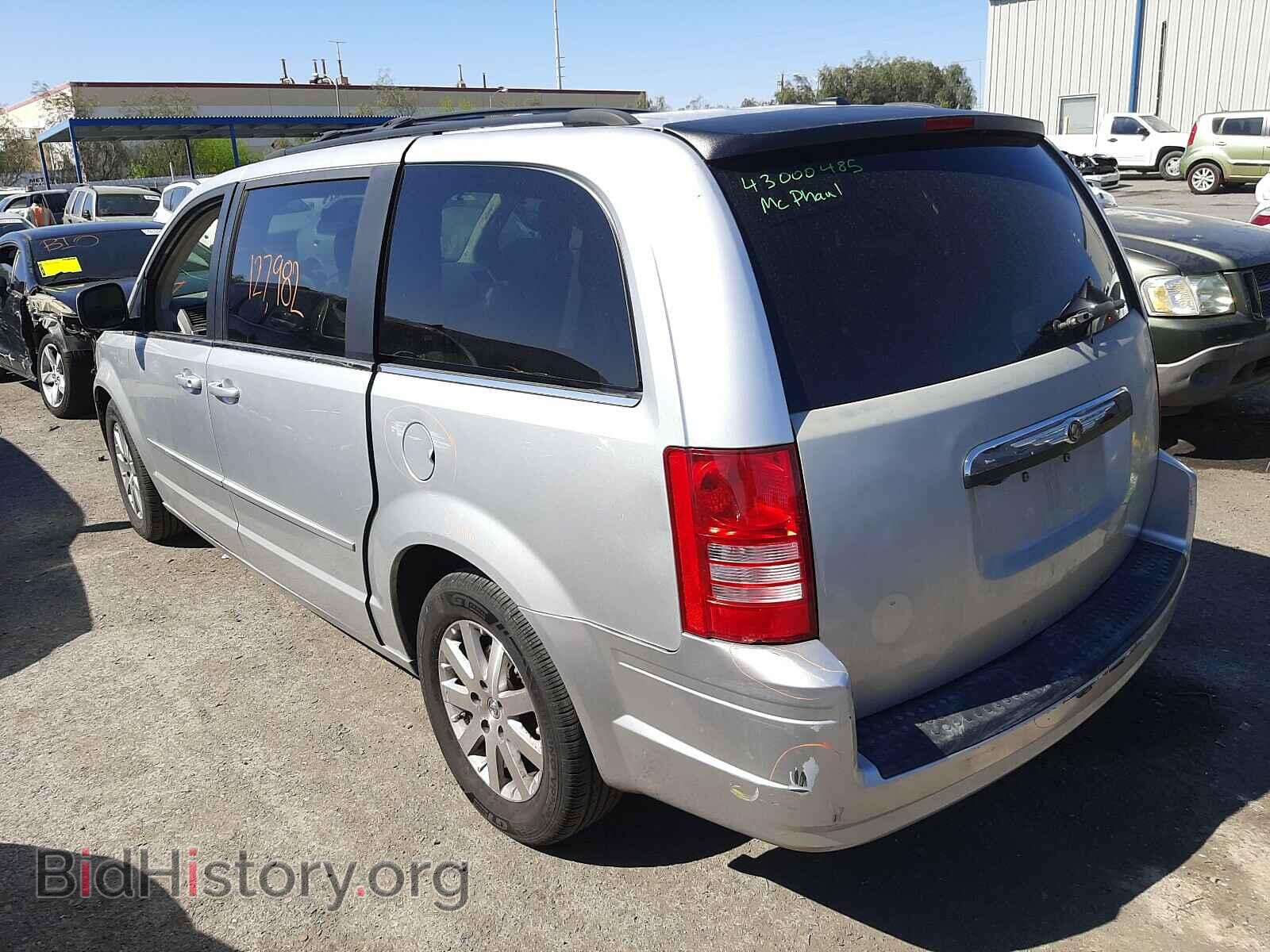 2008 CHRYSLER MINIVAN - VIN: 2A8HR54P68R719812 - Фото 3