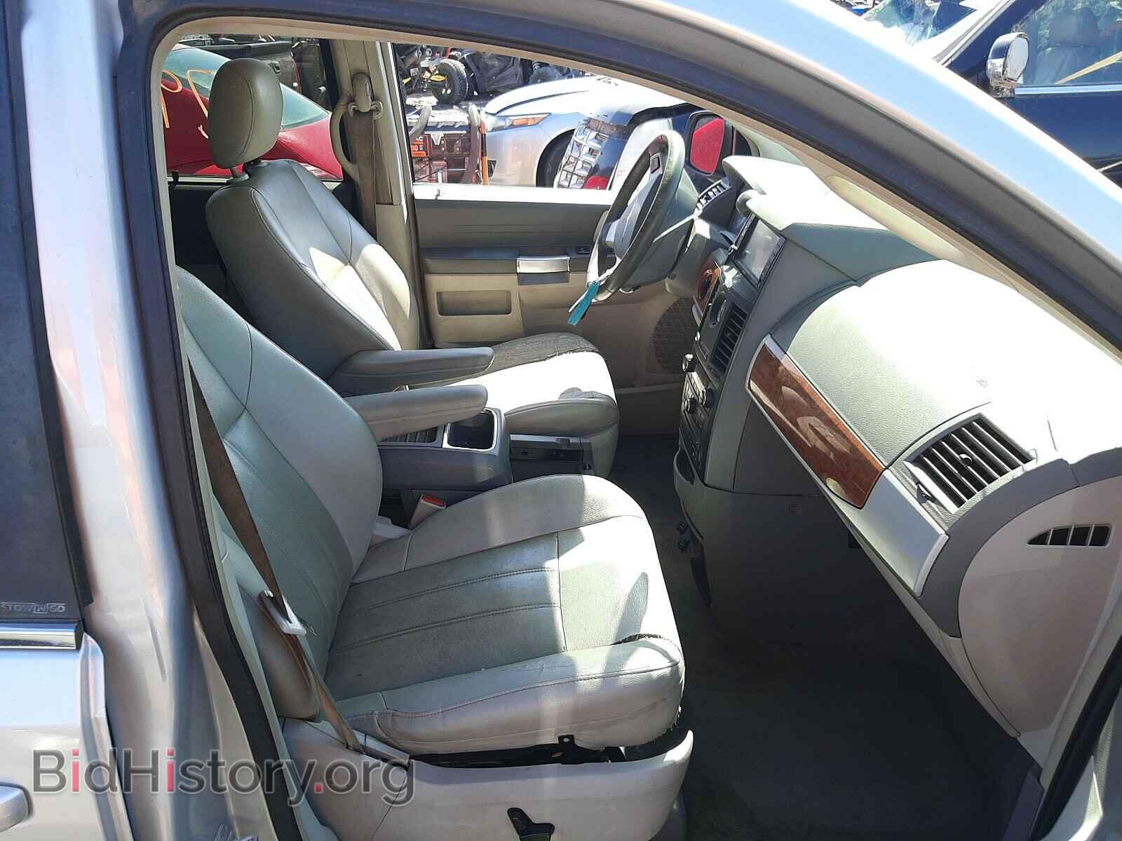 2008 CHRYSLER MINIVAN - VIN: 2A8HR54P68R719812 - Фото 5