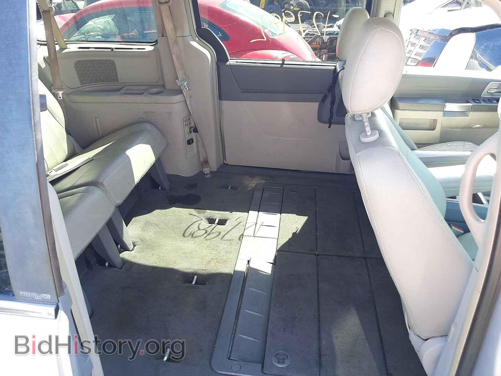 2008 CHRYSLER MINIVAN - VIN: 2A8HR54P68R719812 - Фото 6