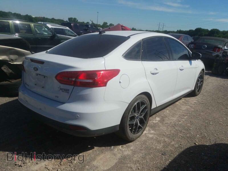 2017 Ford FOCUS (VIN 1FADP3H22HL204738) — photo 4 of 10