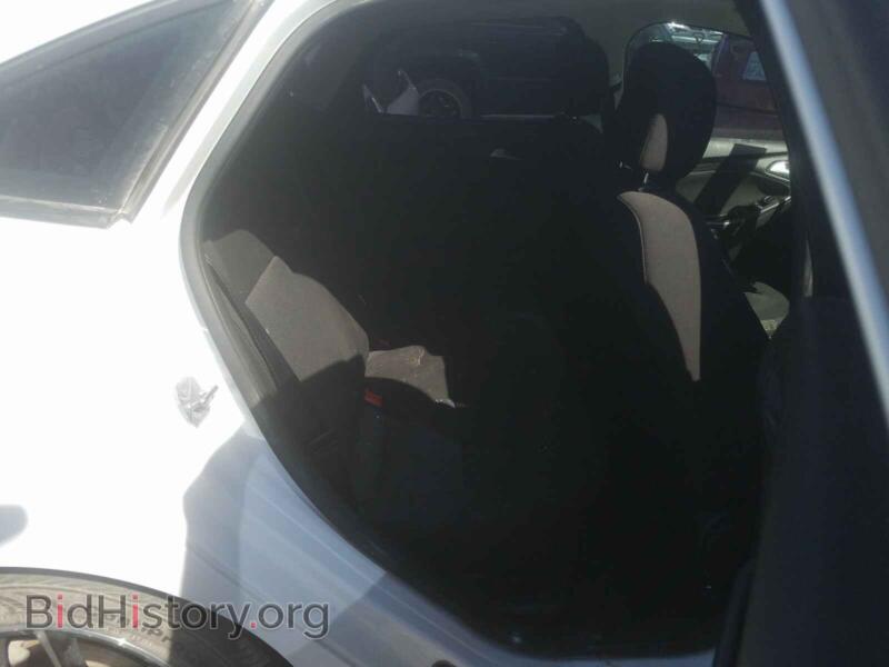 2017 Ford FOCUS (VIN 1FADP3H22HL204738) — photo 6 of 10