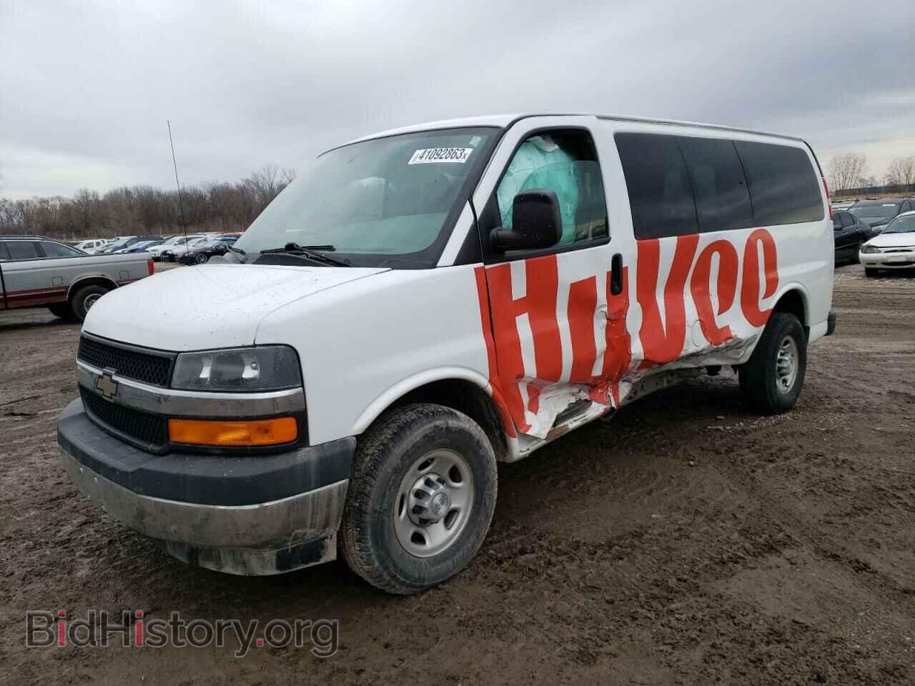 Photo 1GCWGAFF9H1197361 - CHEVROLET EXPRESS 2017