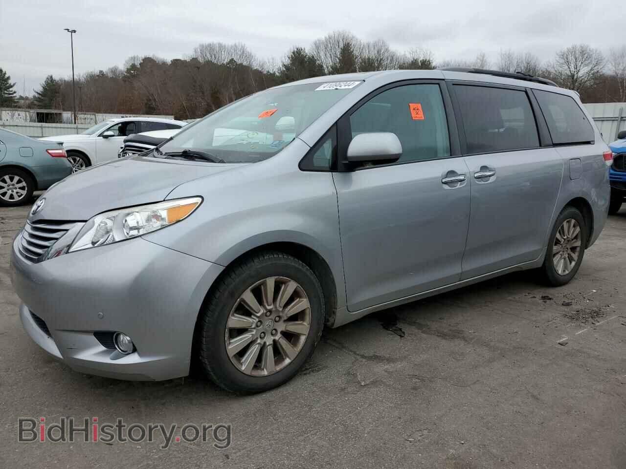 Photo 5TDDK3DC6BS004958 - TOYOTA All Models 2011