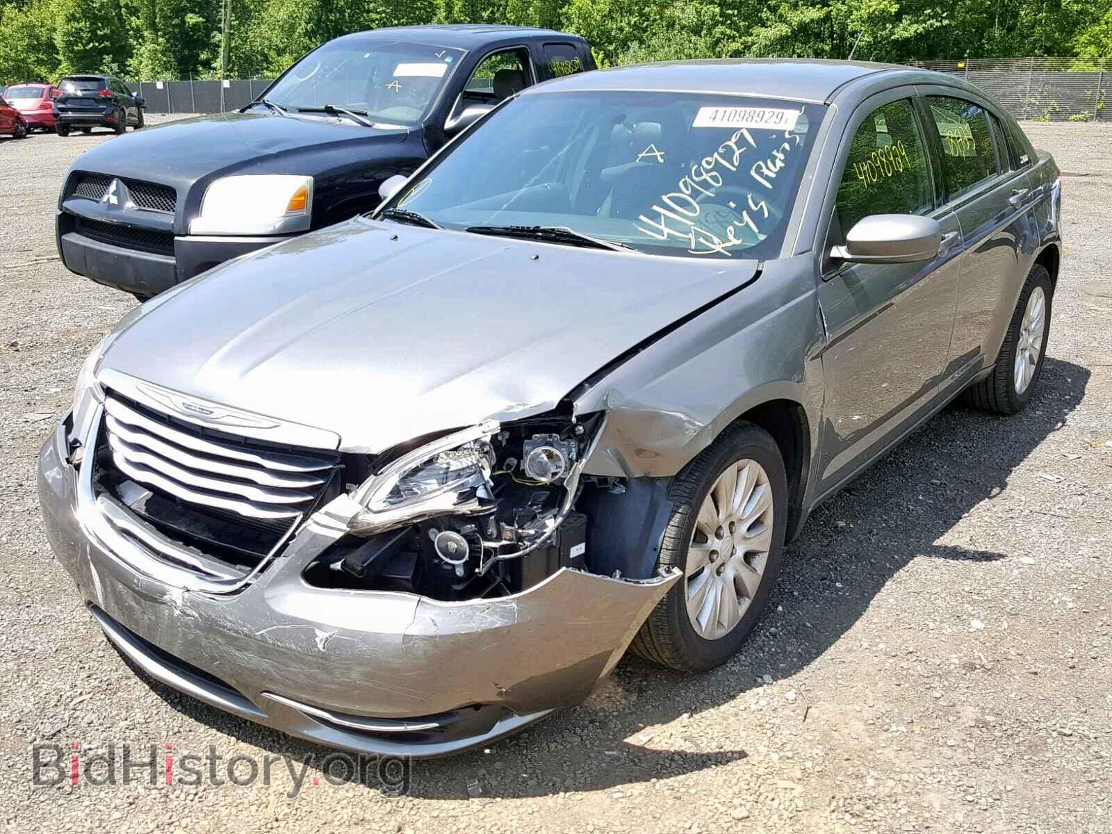 2012 CHRYSLER 200 - VIN: 1C3CCBAB0CN130484 - Фото 2