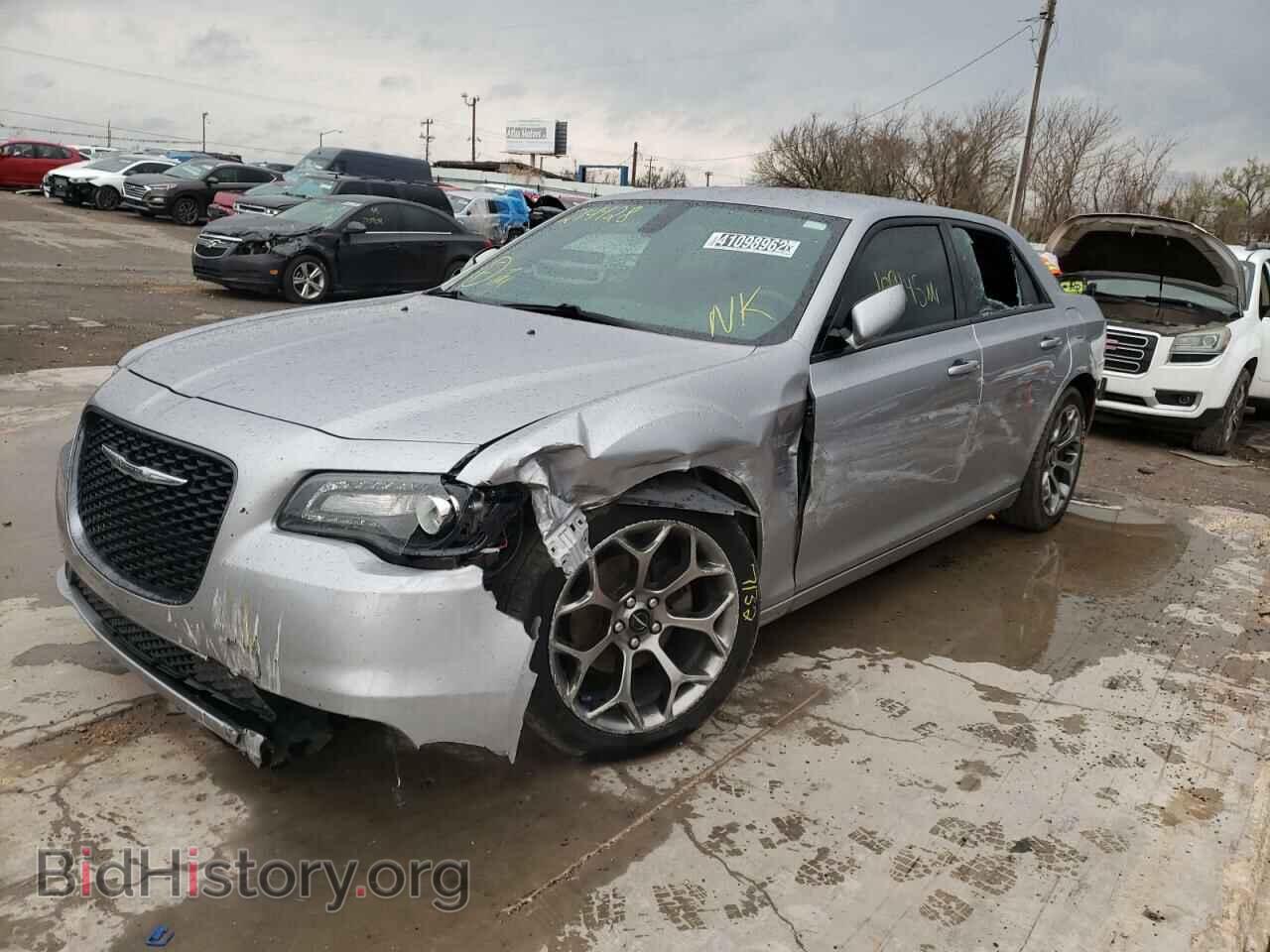 2018 CHRYSLER 300 - VIN: 2C3CCABG2JH214428 - Фото 2