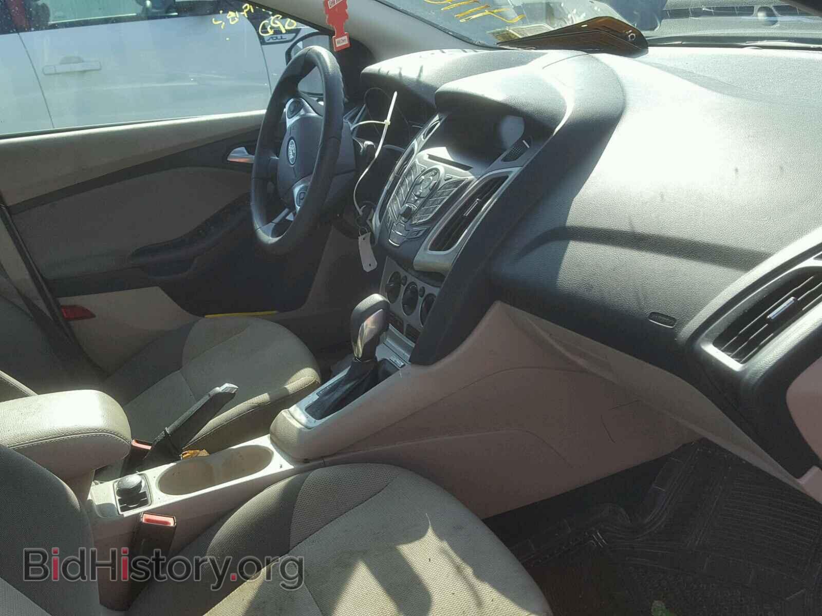 2012 Ford FOCUS (VIN 1FAHP3F28CL307191) — фото 5 из 10