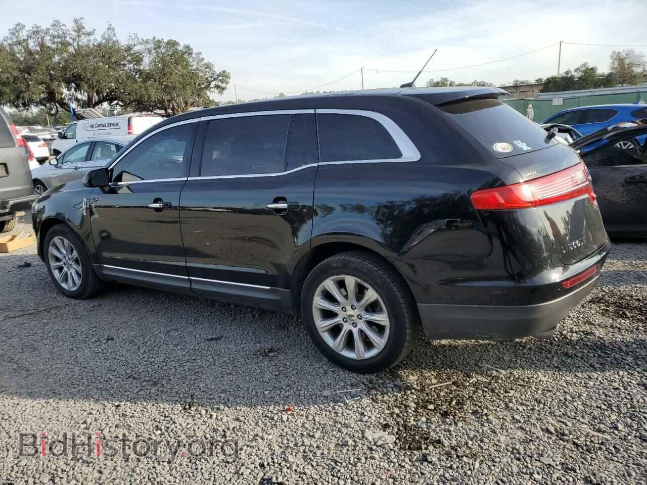 2017 LINCOLN MKT - VIN: 2LMHJ5FKXHBL00225 - Фото 2