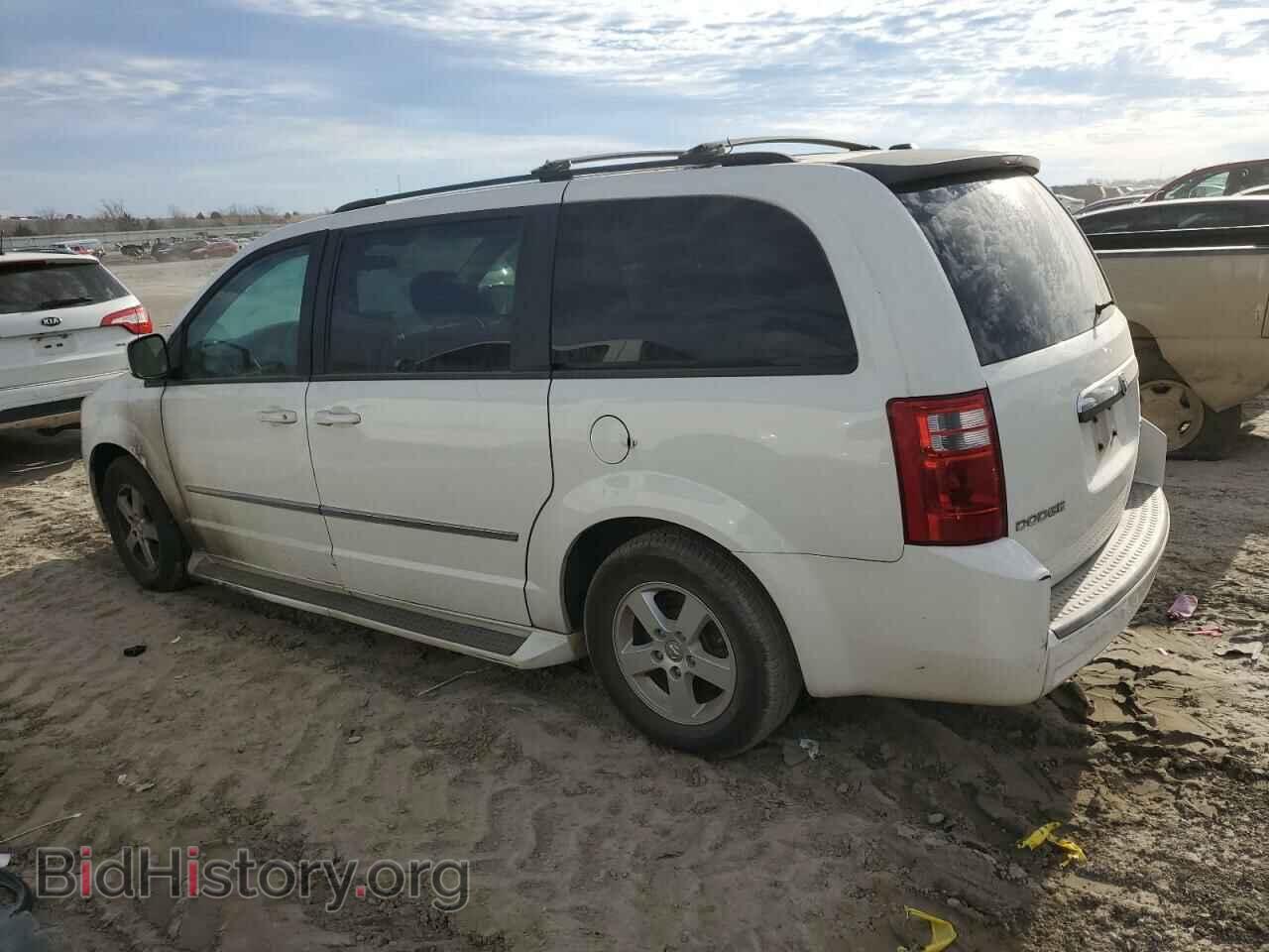 2010 DODGE CARAVAN - VIN: 2D4RN5D19AR173079 - Фото 2