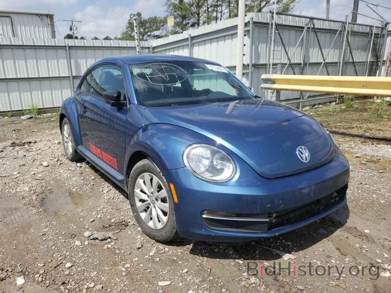 Photo 3VWF17AT5GM619447 - VOLKSWAGEN BEETLE 2016