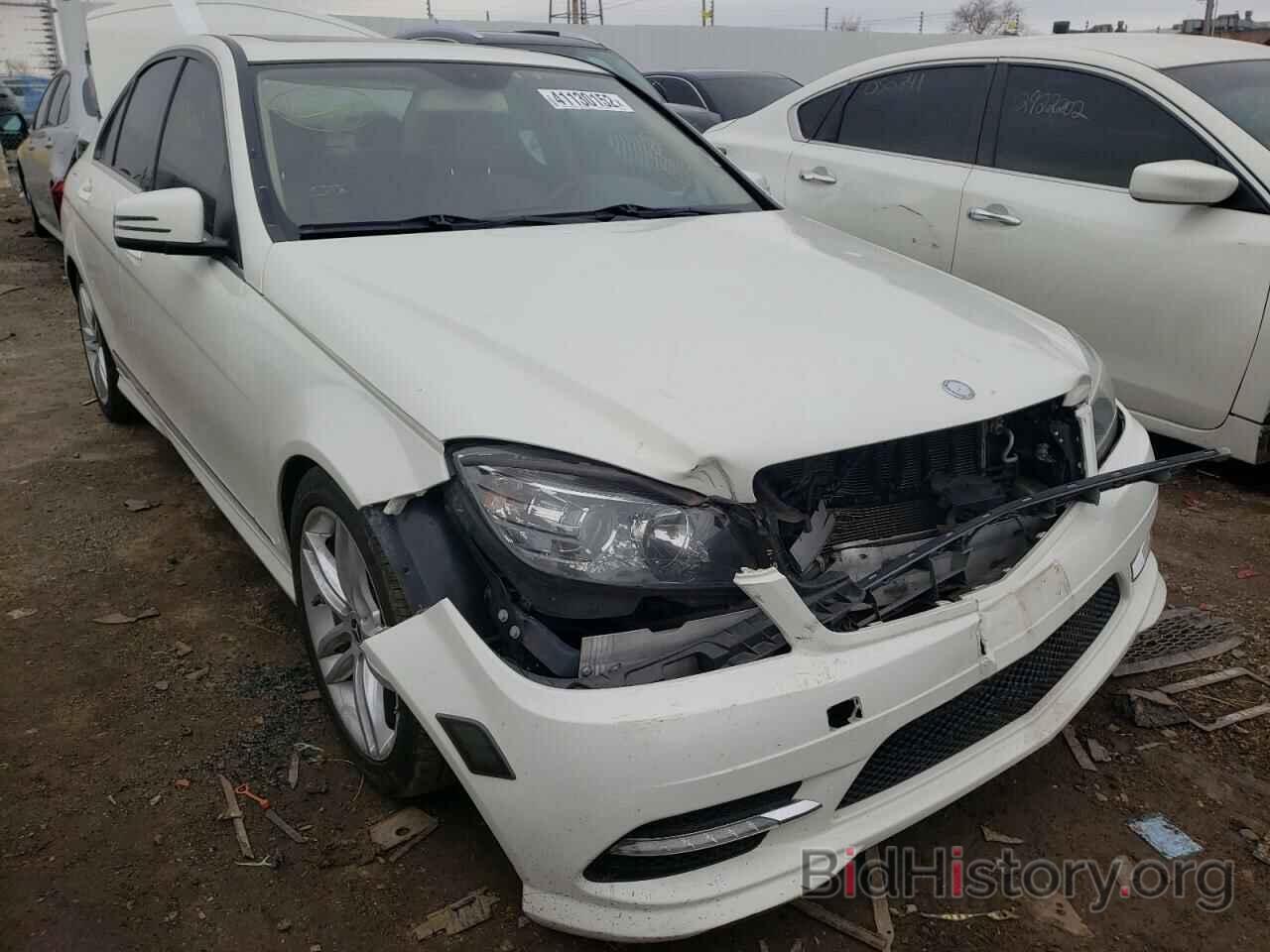 Photo WDDGF8BB4BR185829 - MERCEDES-BENZ C-CLASS 2011