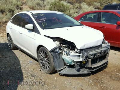 2012 Ford FOCUS Focus SE, белый — VIN 1FAHP3F25CL106784, Copart