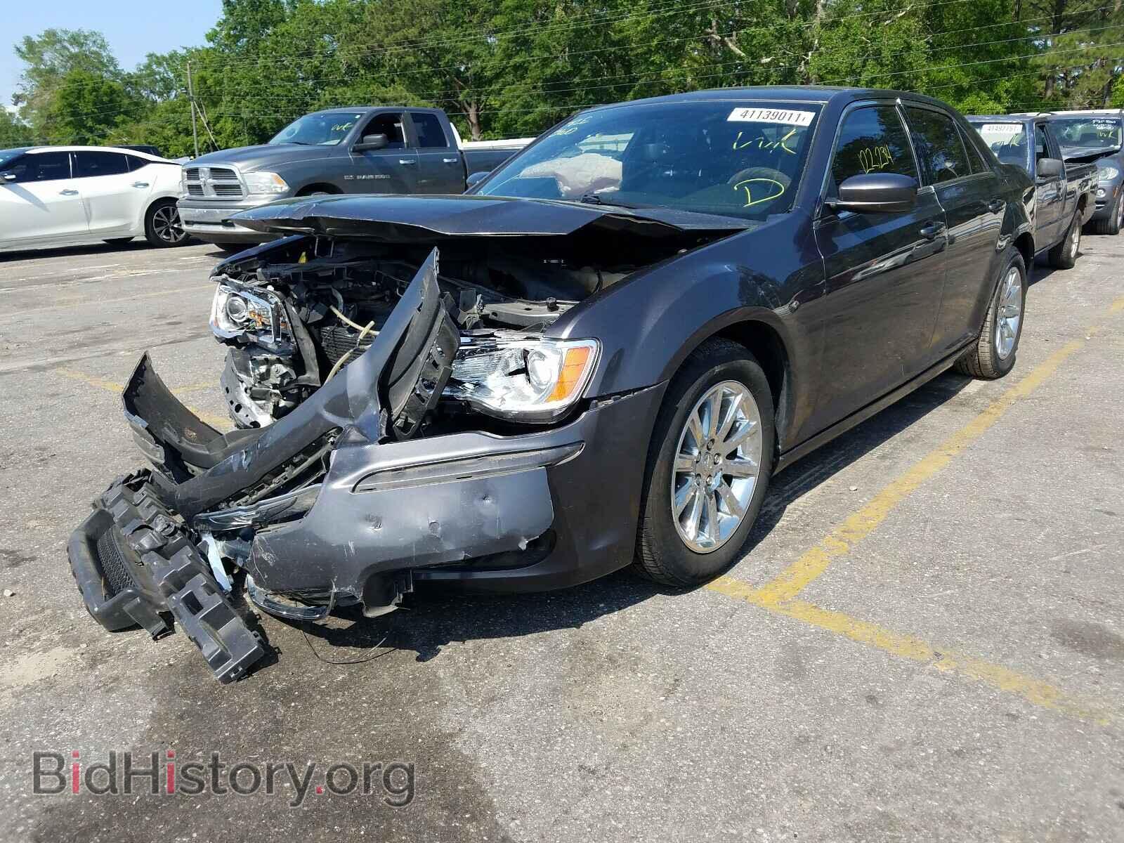 2013 CHRYSLER 300 - VIN: 2C3CCAAG4DH589033 - Фото 2