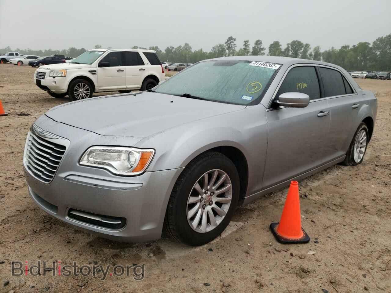 2013 CHRYSLER 300 - VIN: 2C3CCAAG4DH587573 - Фото 2