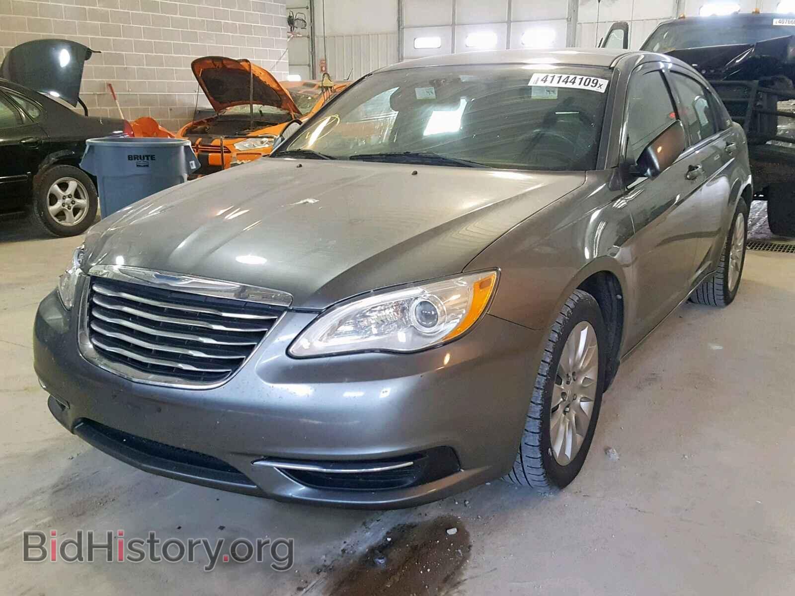 2013 CHRYSLER 200 - VIN: 1C3CCBAB2DN640241 - Photo 2
