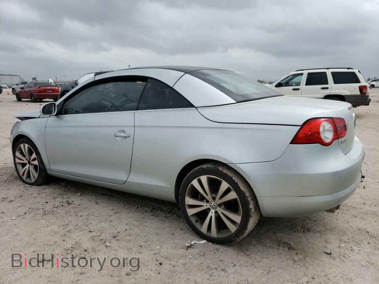 2008 VOLKSWAGEN EOS - VIN: WVWDB71F38V042149 - Фото 2
