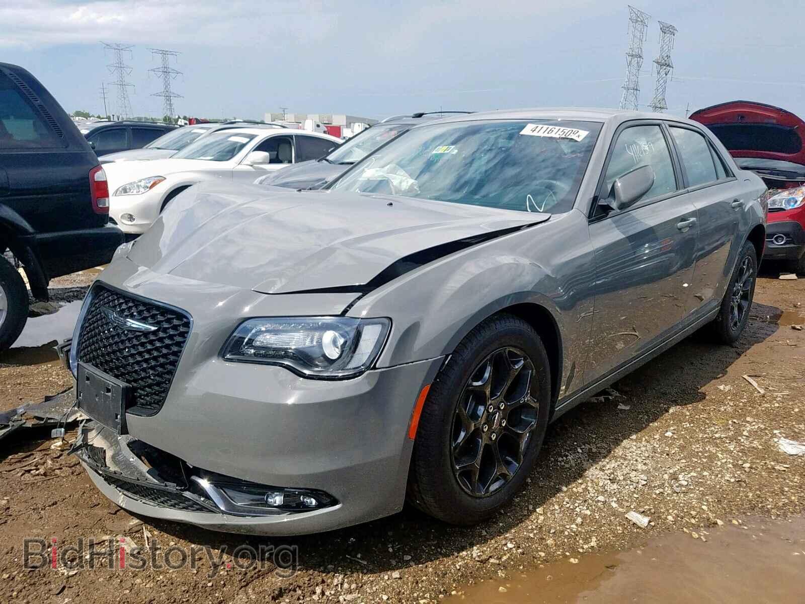 2019 CHRYSLER 300 - VIN: 2C3CCAGG0KH648728 - Фото 2