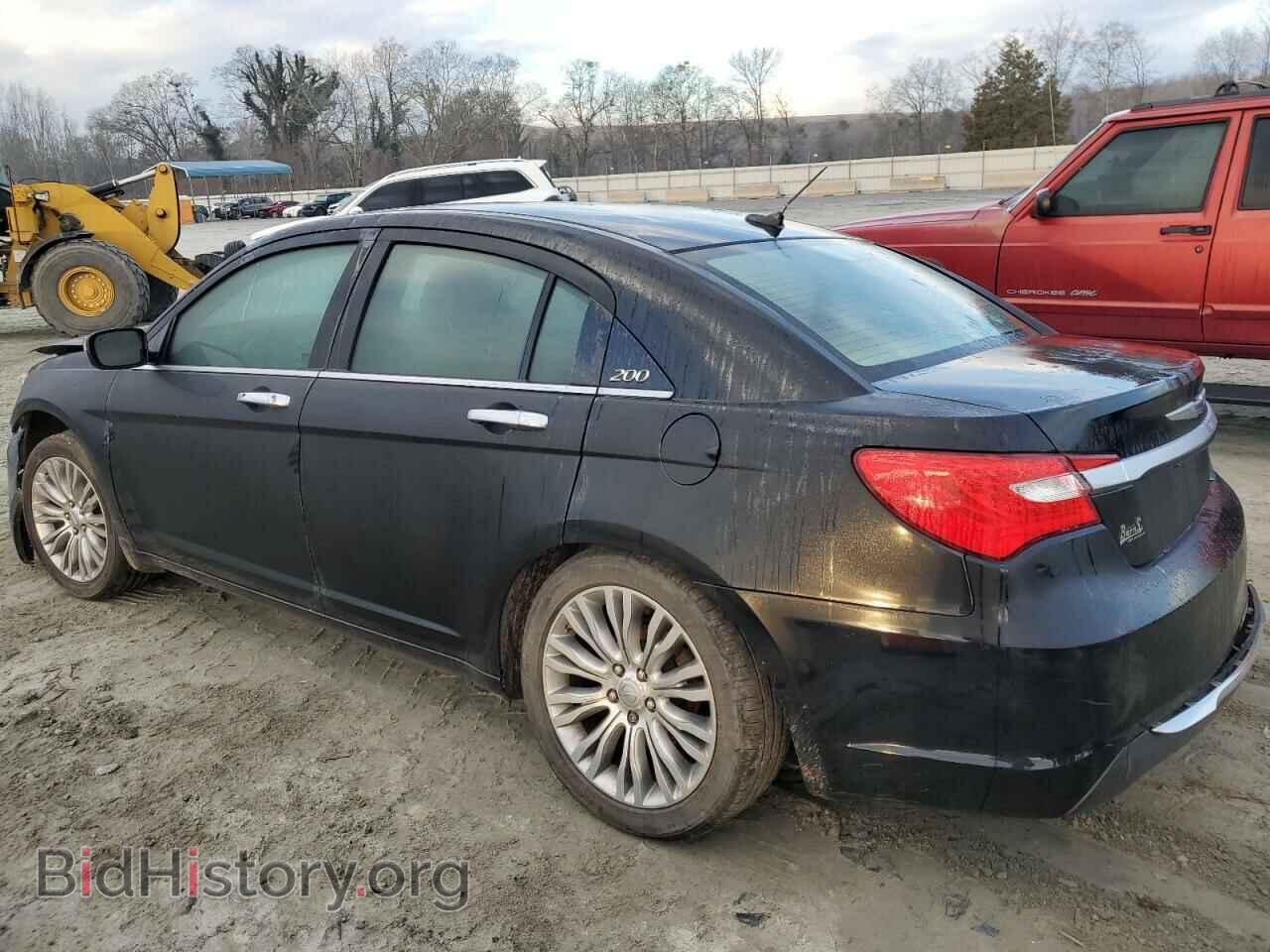 2013 CHRYSLER 200 - VIN: 1C3CCBCG0DN523332 - Фото 2