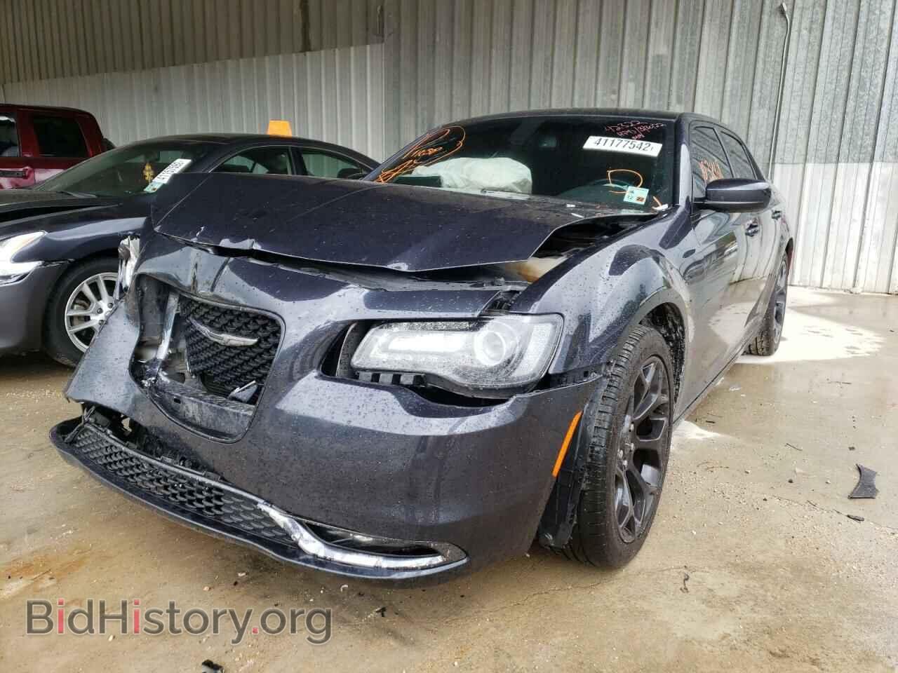 2019 CHRYSLER 300 - VIN: 2C3CCABG8KH537903 - Фото 2
