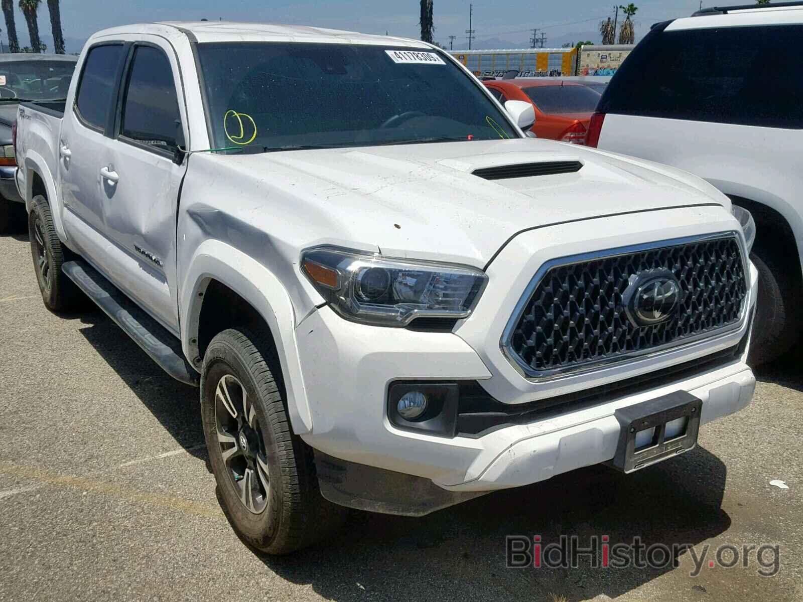 Photo 3TMAZ5CN7JM055901 - TOYOTA TACOMA DOU 2018