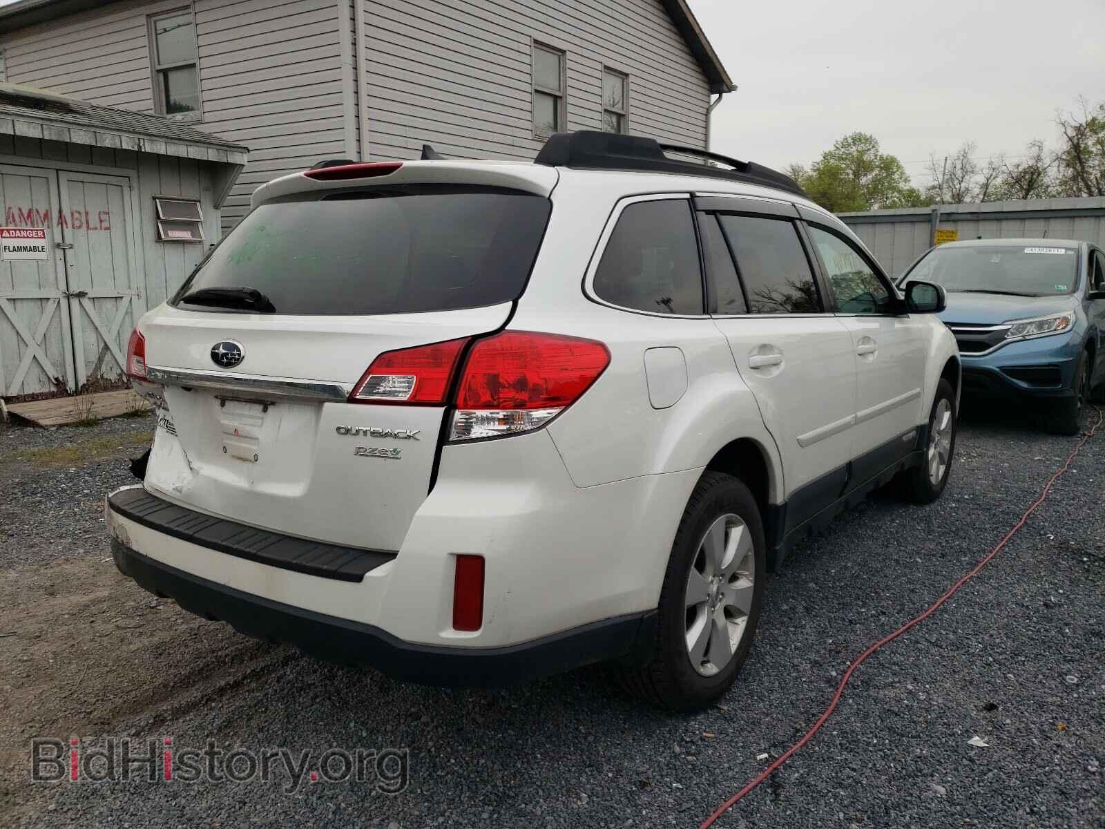 2011 SUBARU OUTBACK - VIN: 4S4BRBKC8B3444029 - Photo 4