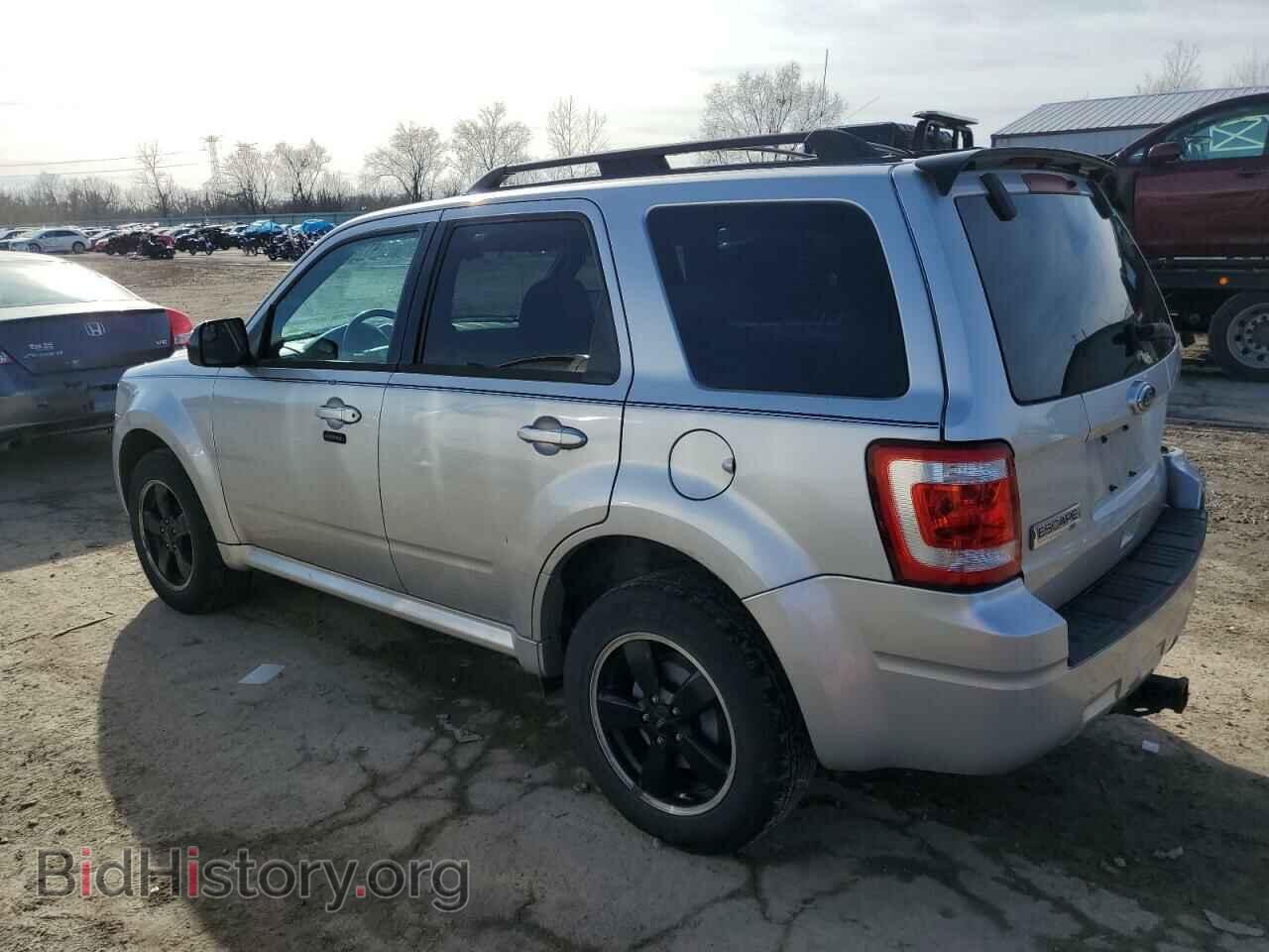 2011 FORD ESCAPE - VIN: 1FMCU9D76BKA06059 - Фото 2