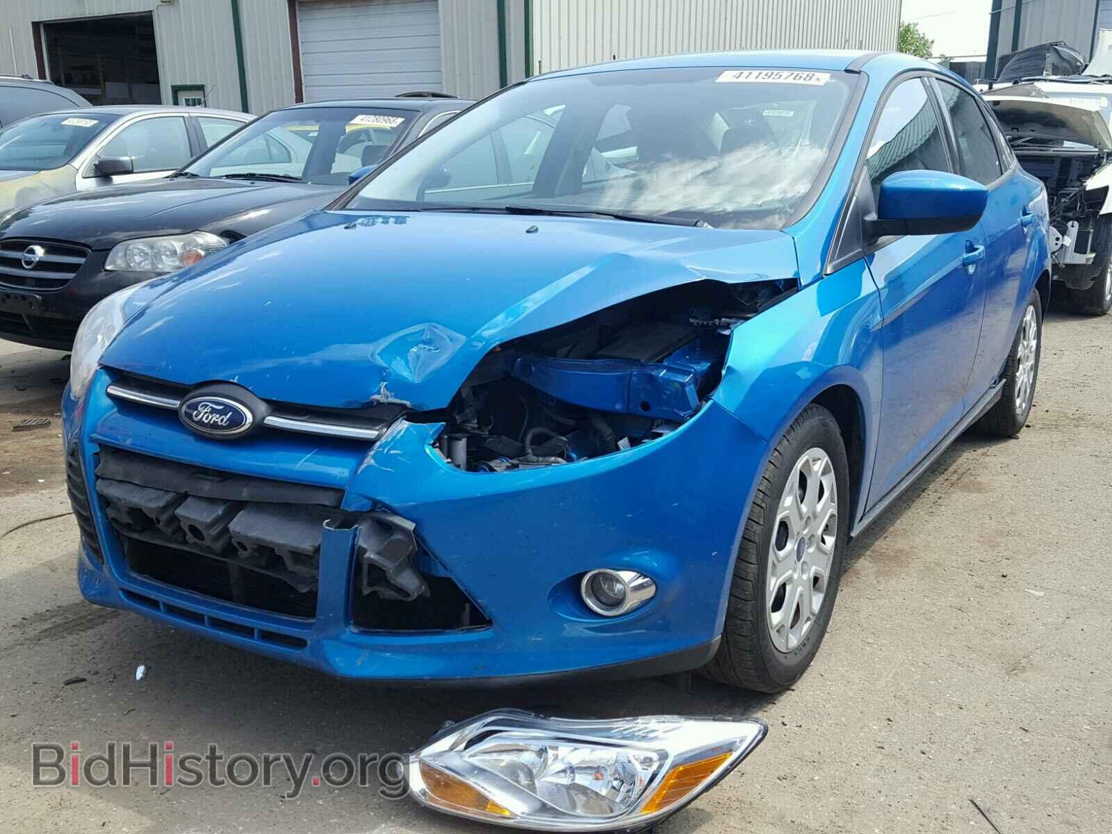 2012 Ford FOCUS (VIN 1FAHP3F28CL370324) — фото 2 из 10