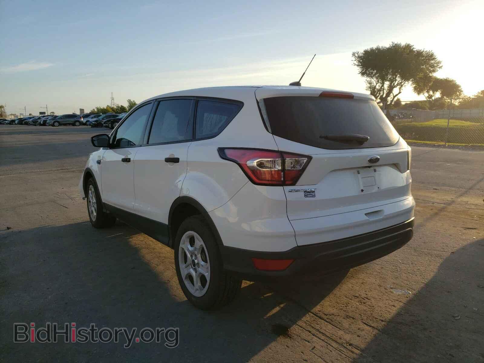 2017 FORD ESCAPE - VIN: 1FMCU0F72HUB82323 - Фото 3