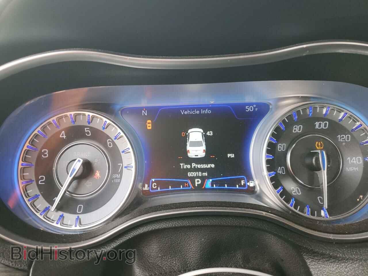 2019 CHRYSLER 300 - VIN: 2C3CCAAG2KH604917 - Фото 9