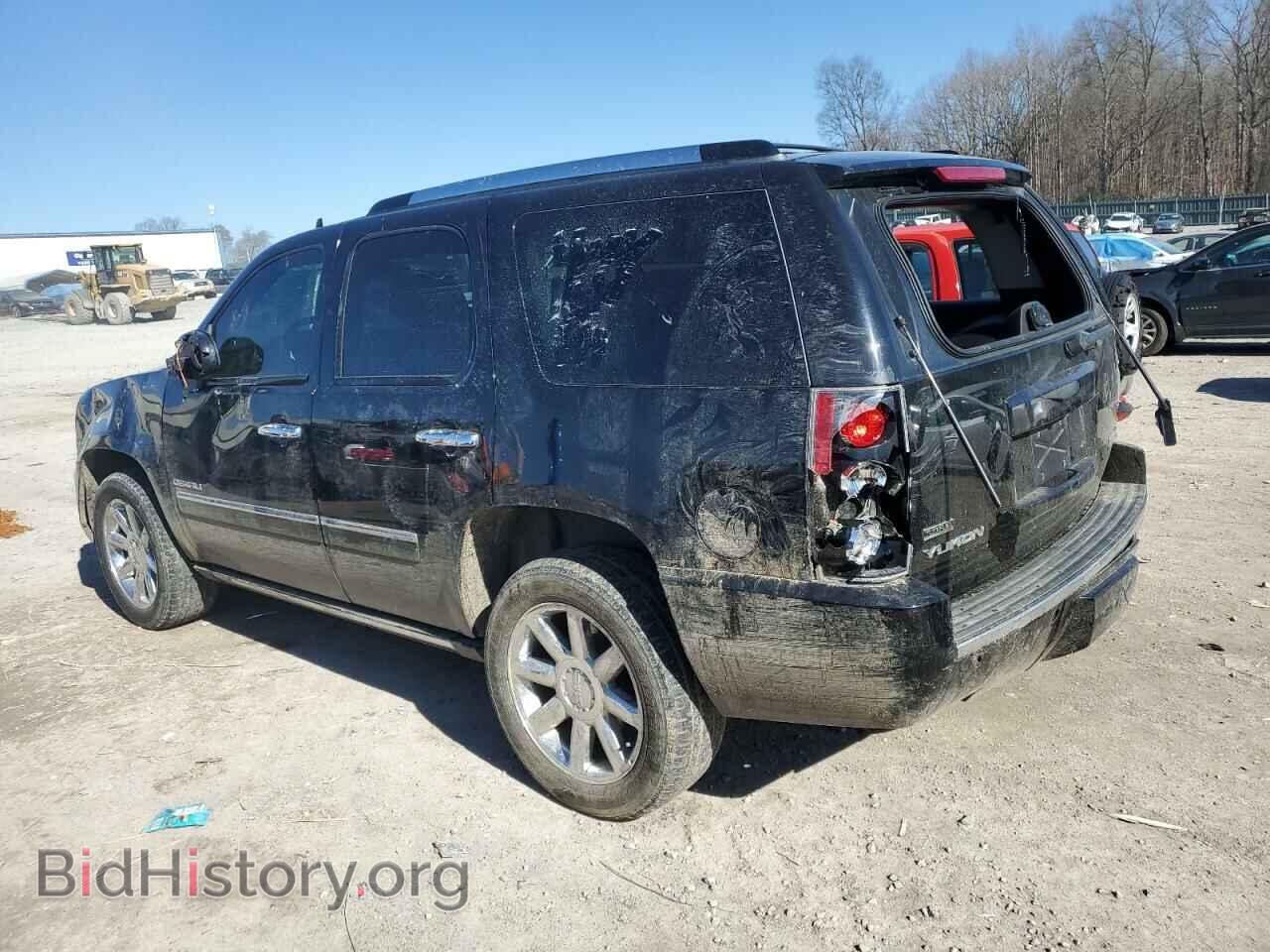 2010 GMC YUKON - VIN: 1GKUKEEF5AR184357 - Photo 2